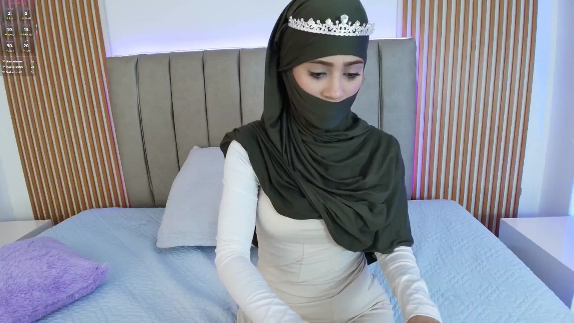 Gallery image thumbnail from Layla_boobies's myfreecams stream on, 01/17/2026, 23:04 image 18 of 20