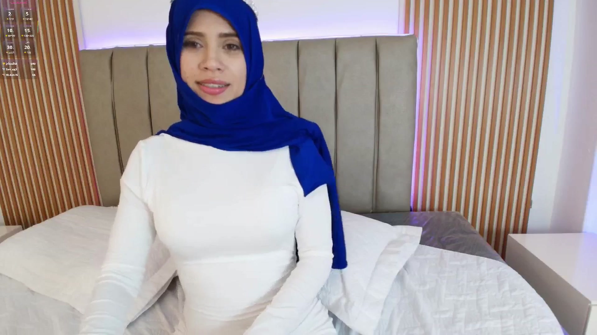 Gallery image thumbnail from Layla_boobies's myfreecams stream on, 01/22/2026, 24:25 image 16 of 20