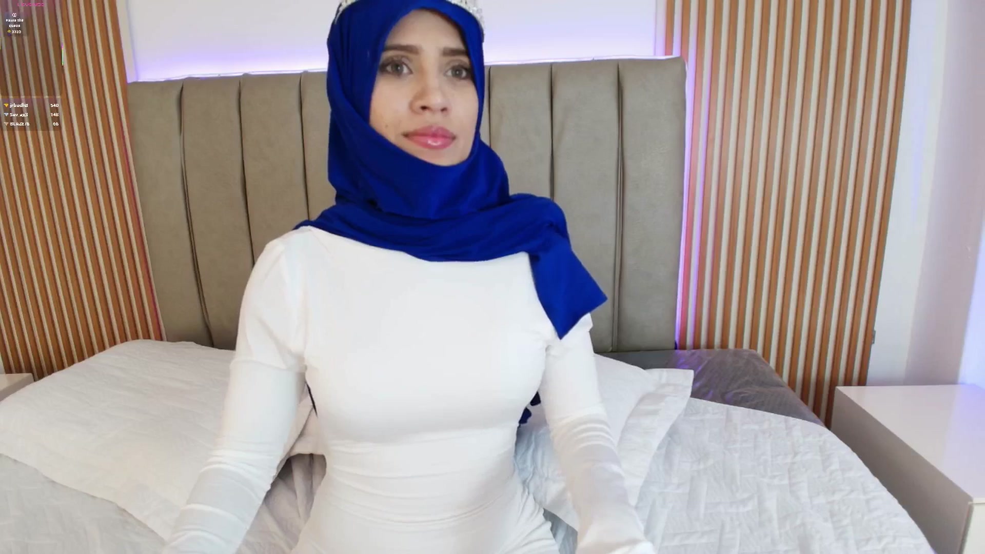 Gallery image thumbnail from Layla_boobies's myfreecams stream on, 01/22/2026, 24:25 image 14 of 20