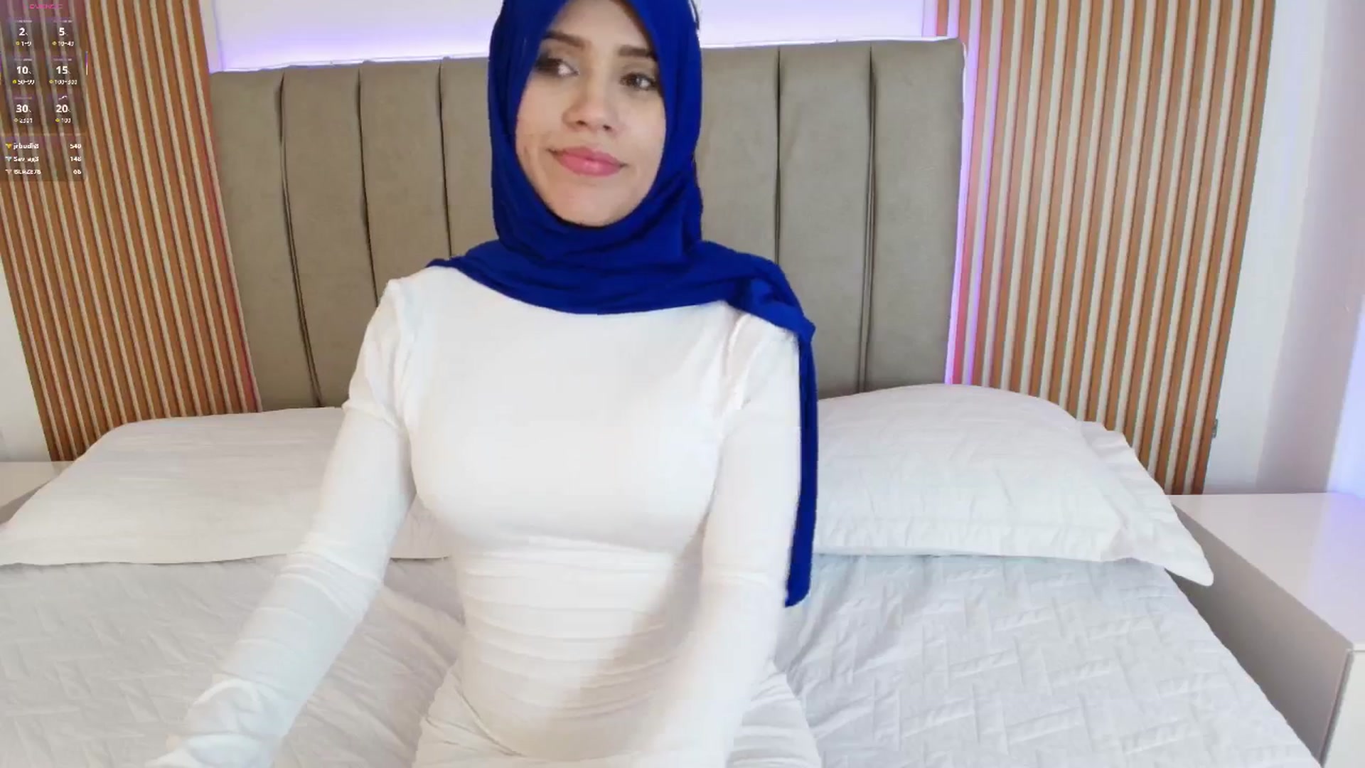 Gallery image thumbnail from Layla_boobies's myfreecams stream on, 01/22/2026, 24:25 image 18 of 20
