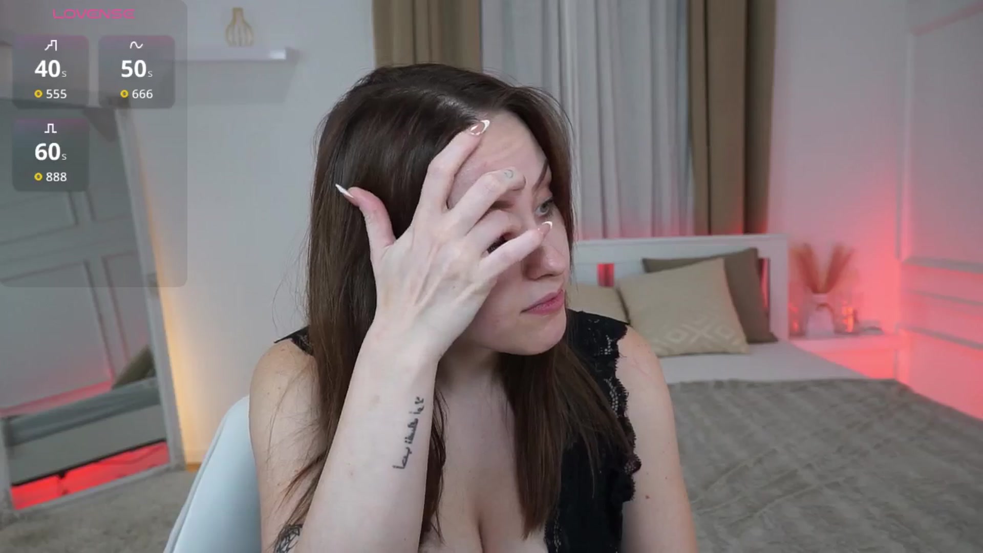 Gallery image thumbnail from Layla_white's myfreecams stream on, 08/13/2025, 19:13 image 17 of 20