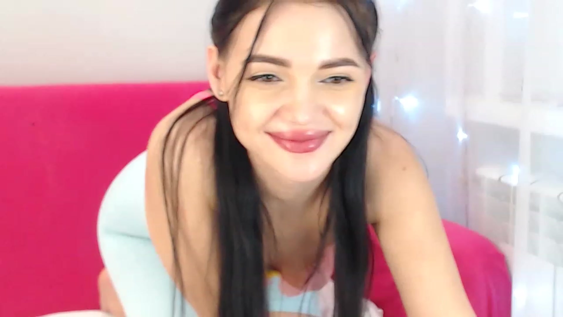 Gallery image thumbnail from Laz_cam's myfreecams stream on, 11/22/2022, 24:16 image 19 of 20