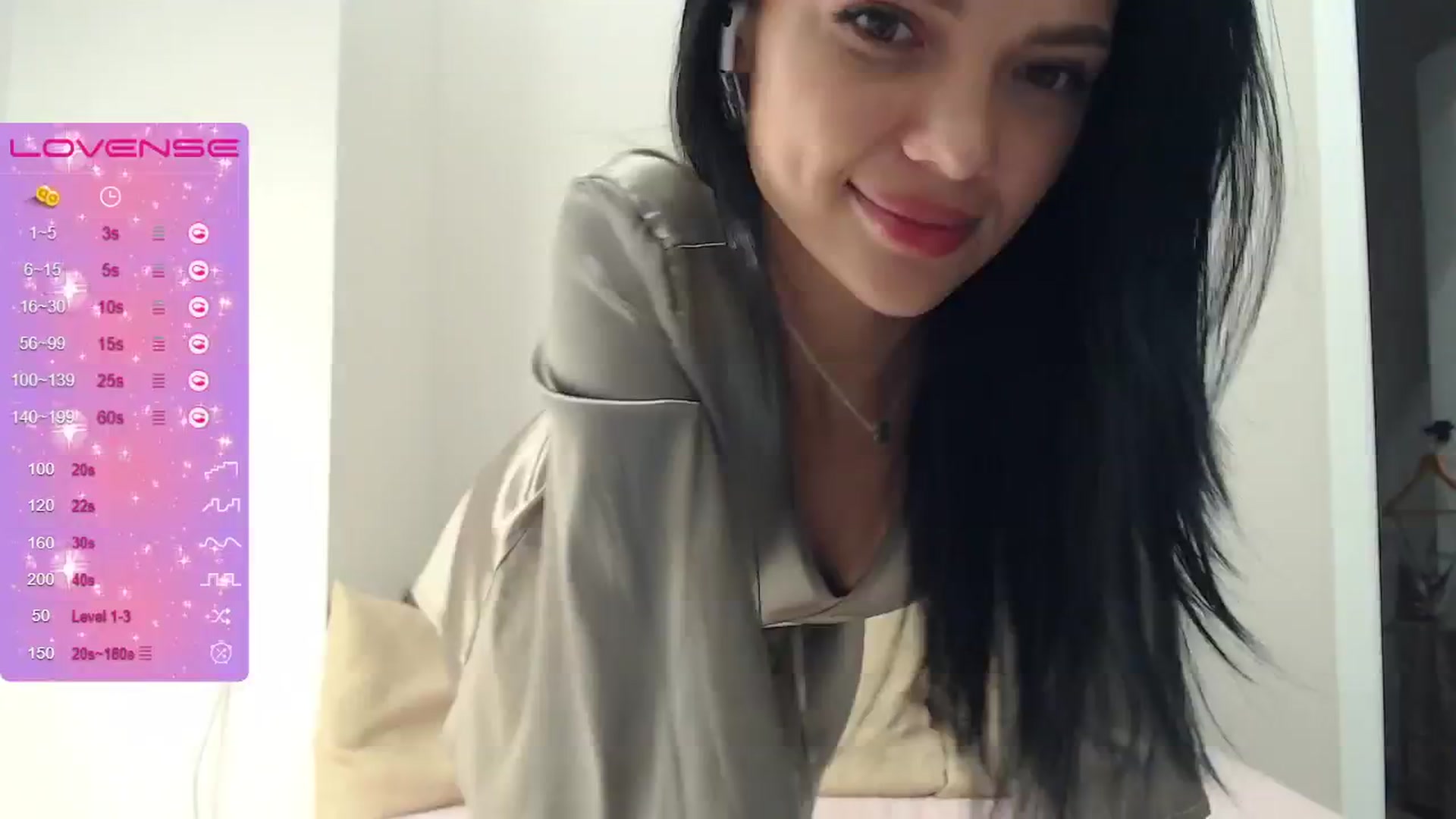 Gallery image thumbnail from Laz_cam's myfreecams stream on, 12/16/2024, 21:01 image 19 of 20