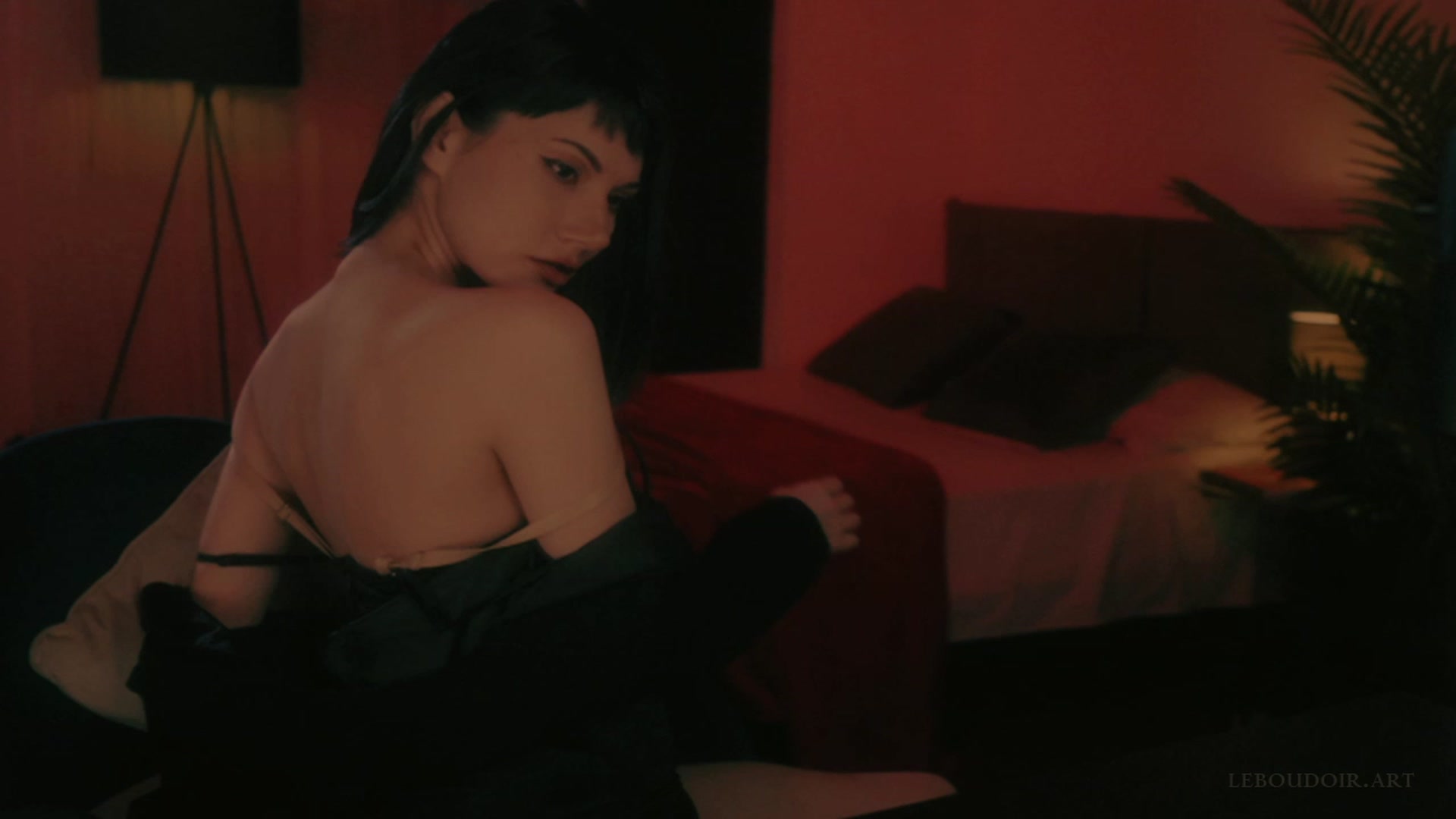 Gallery image thumbnail from LeBoudoir's myfreecams stream on, 04/27/2023, 05:39 image 6 of 20