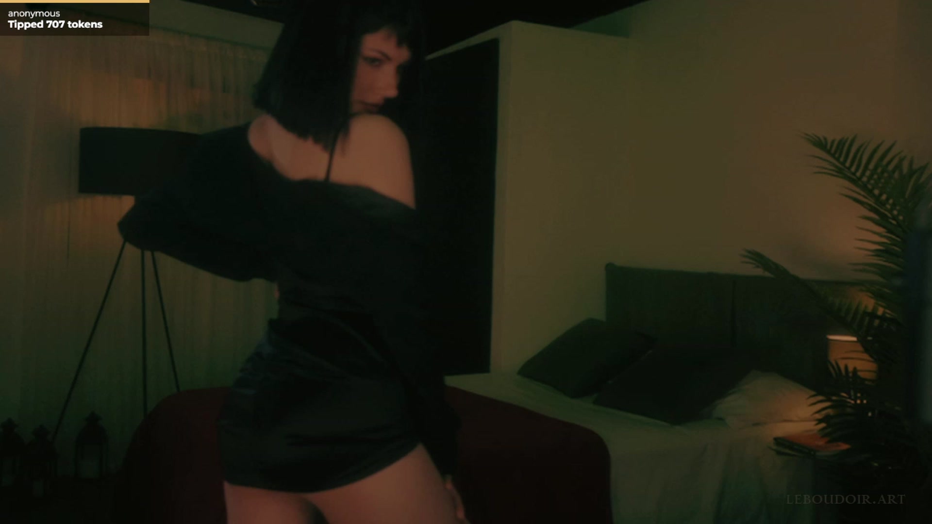Gallery image thumbnail from LeBoudoir's myfreecams stream on, 04/27/2023, 05:58 image 6 of 20