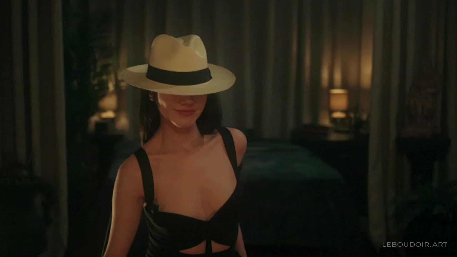 Gallery image thumbnail from LeBoudoir's myfreecams stream on, 12/02/2023, 04:19 image 4 of 20