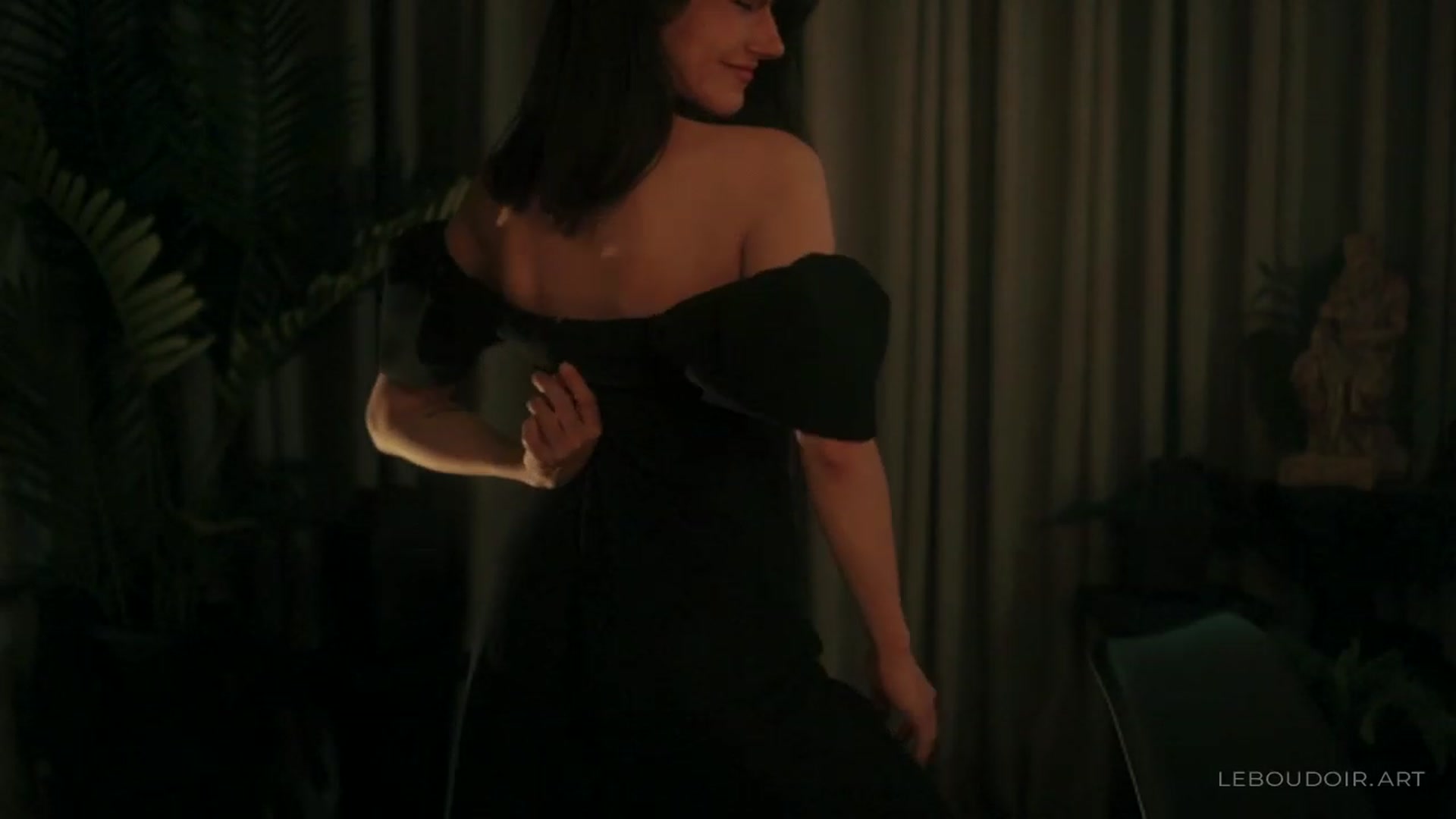 Gallery image thumbnail from LeBoudoir's myfreecams stream on, 12/30/2023, 04:55 image 11 of 20