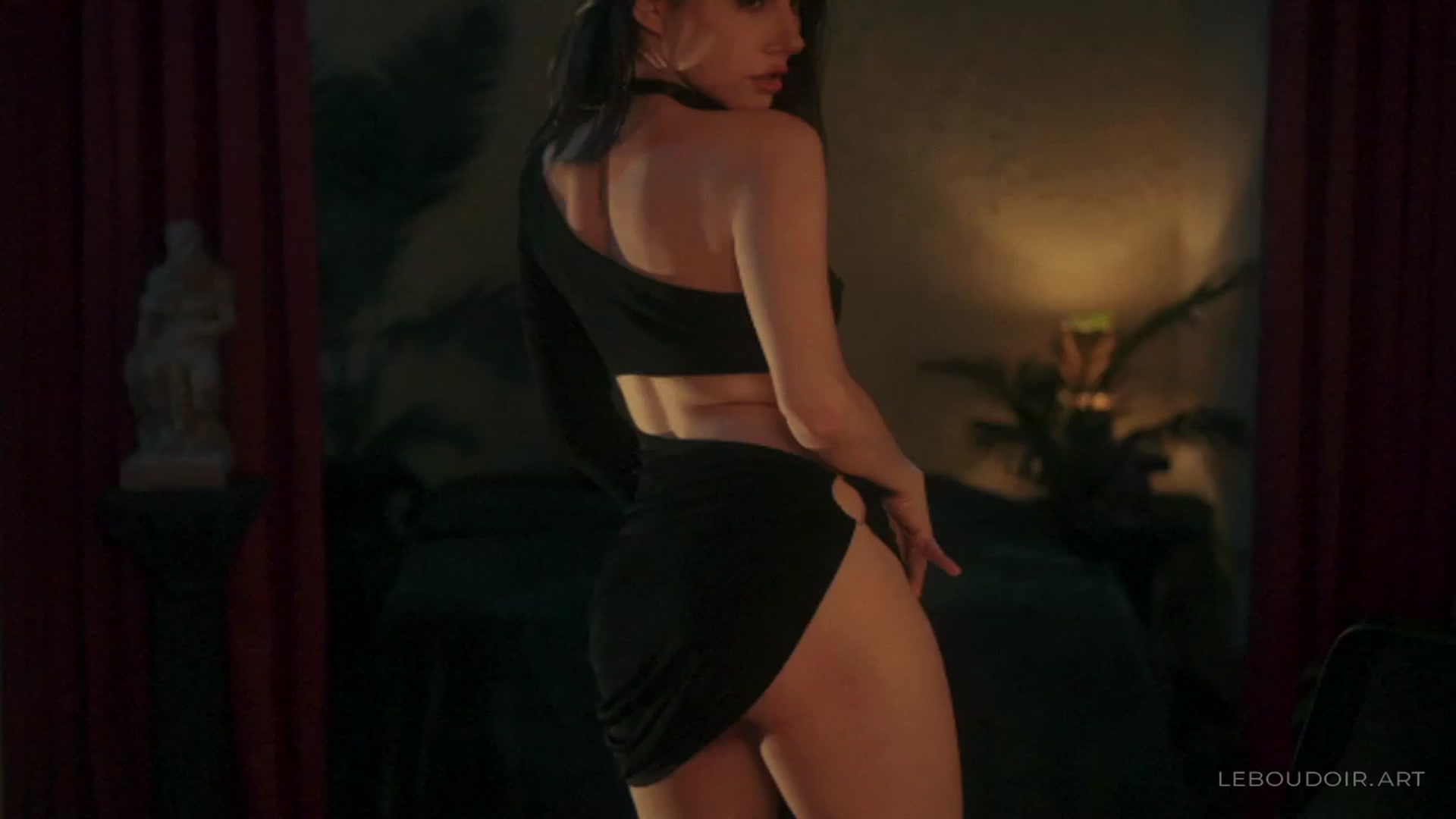Gallery image thumbnail from LeBoudoir's myfreecams stream on, 12/31/2023, 06:47 image 14 of 20