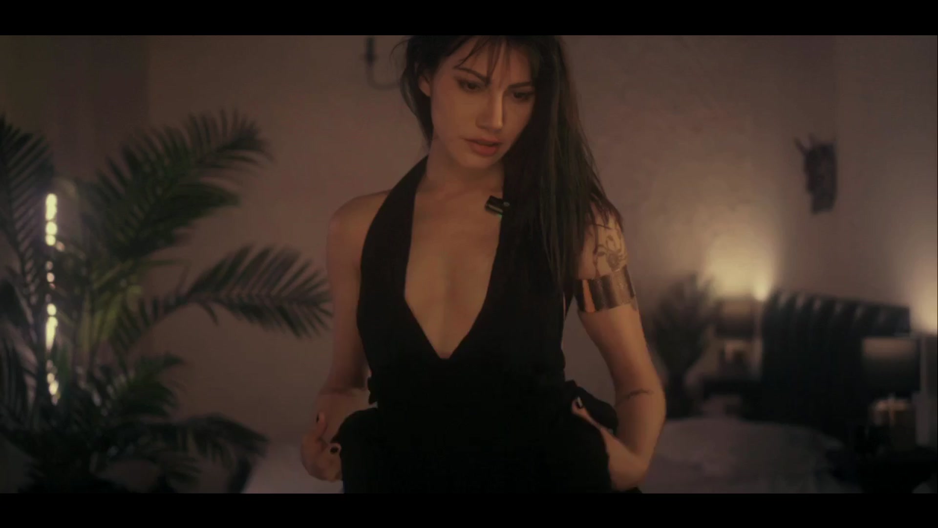 Gallery image thumbnail from LeBoudoir's myfreecams stream on, 04/07/2024, 05:39 image 7 of 20
