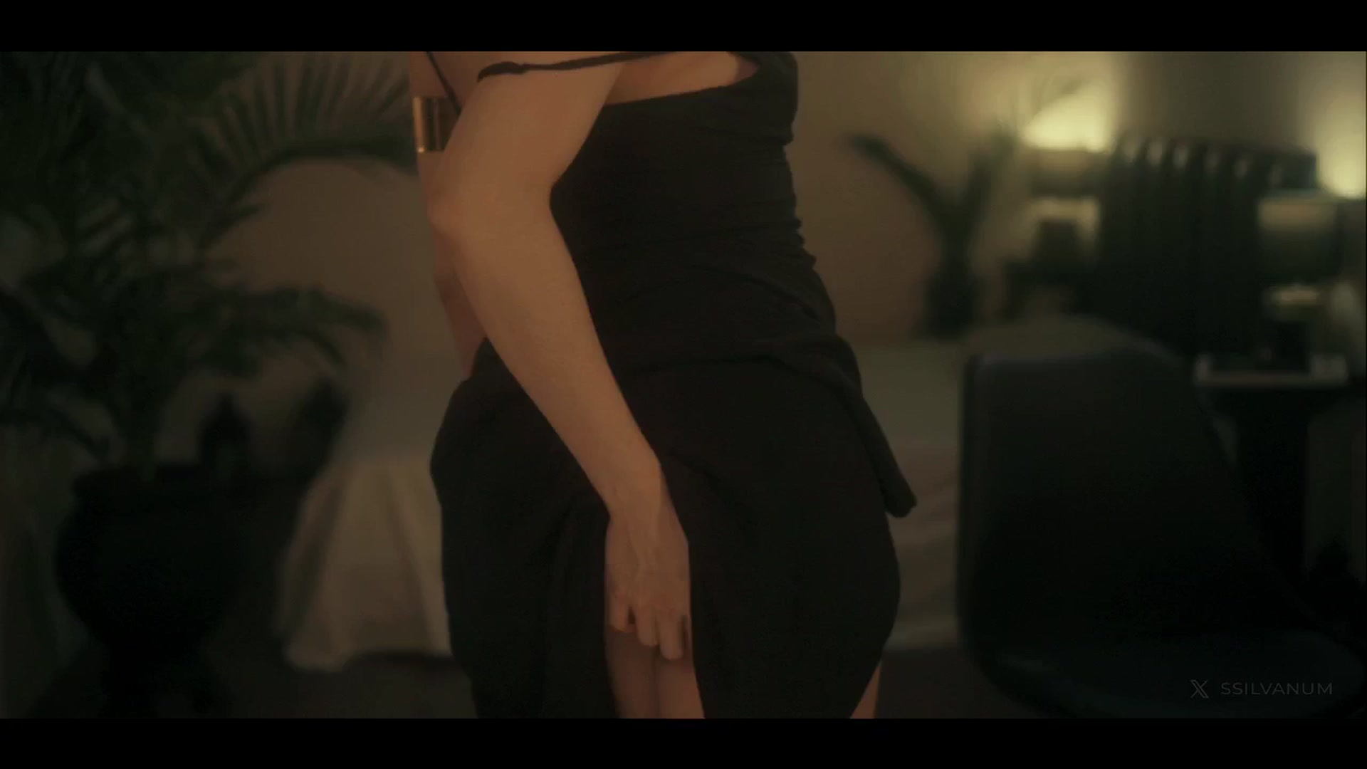 Gallery image thumbnail from LeBoudoir's myfreecams stream on, 04/21/2024, 06:10 image 4 of 20