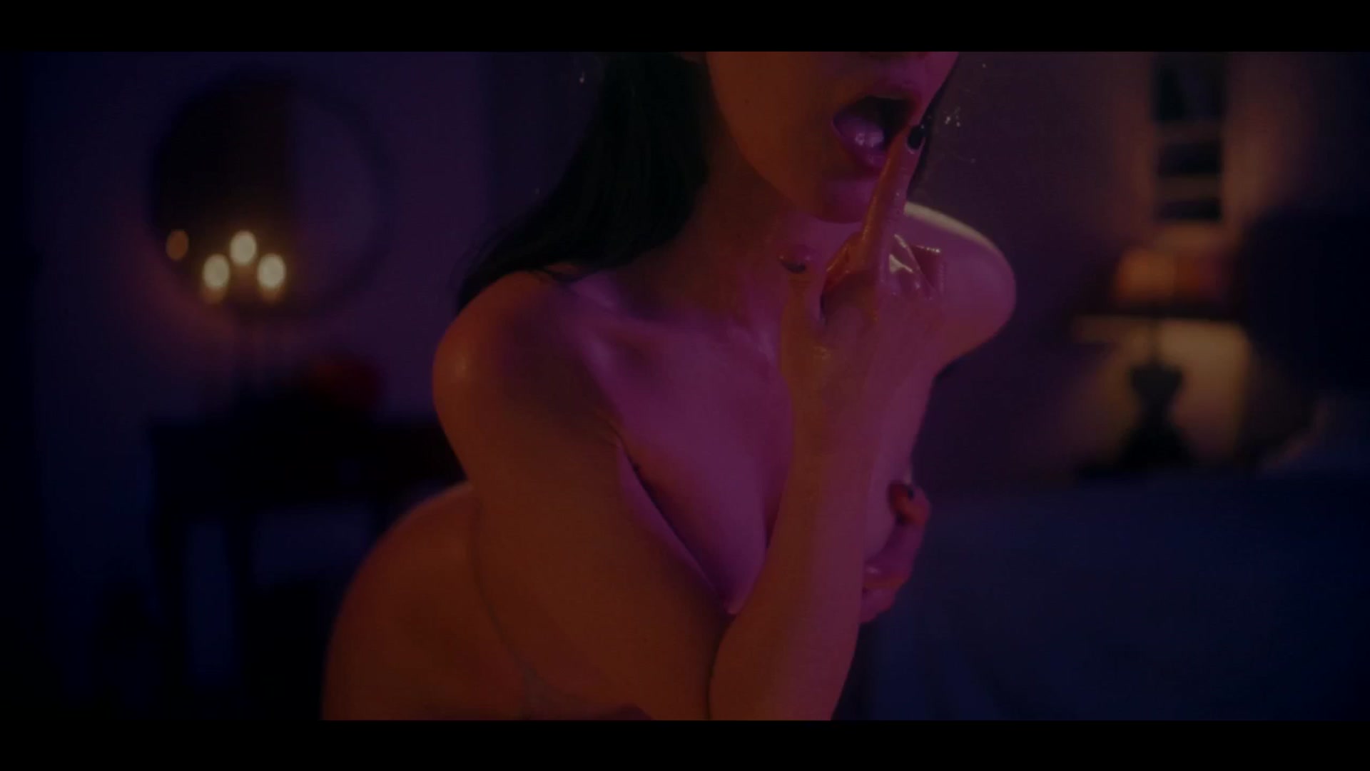 Gallery image thumbnail from LeBoudoir's myfreecams stream on, 10/25/2024, 07:17 image 17 of 20