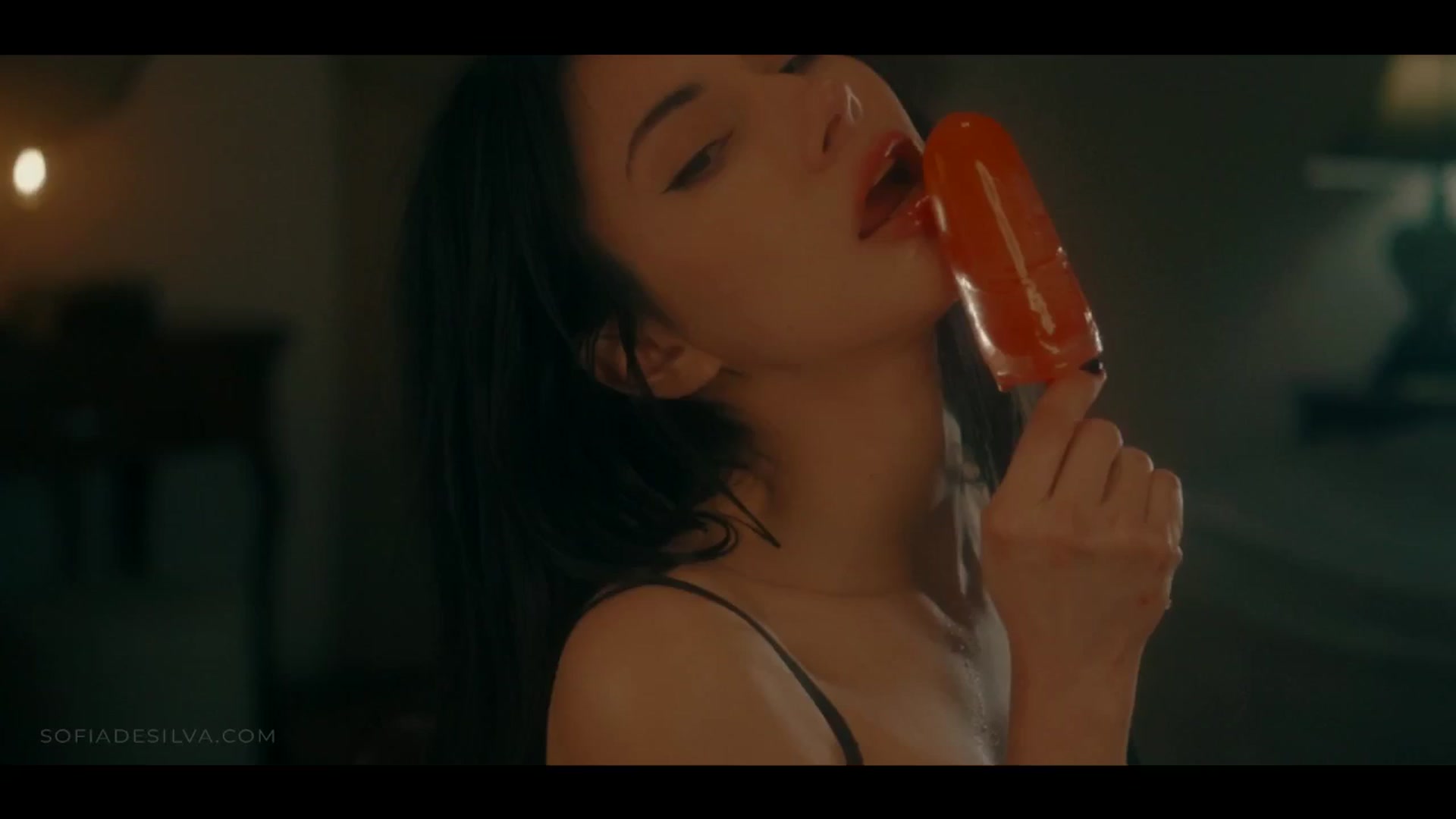 Gallery image thumbnail from LeBoudoir's myfreecams stream on, 11/10/2024, 07:50 image 19 of 20