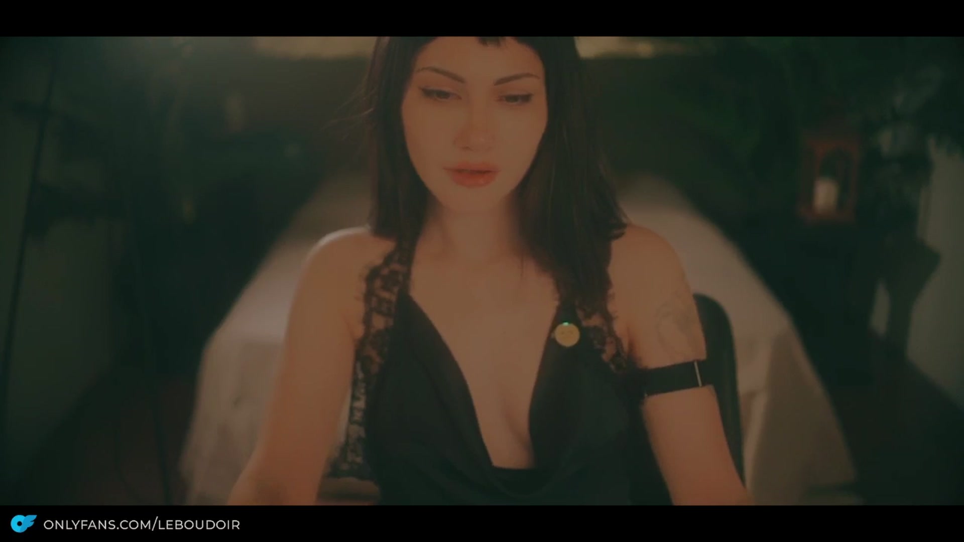 Gallery image thumbnail from LeBoudoir's myfreecams stream on, 04/17/2026, 06:51 image 15 of 20