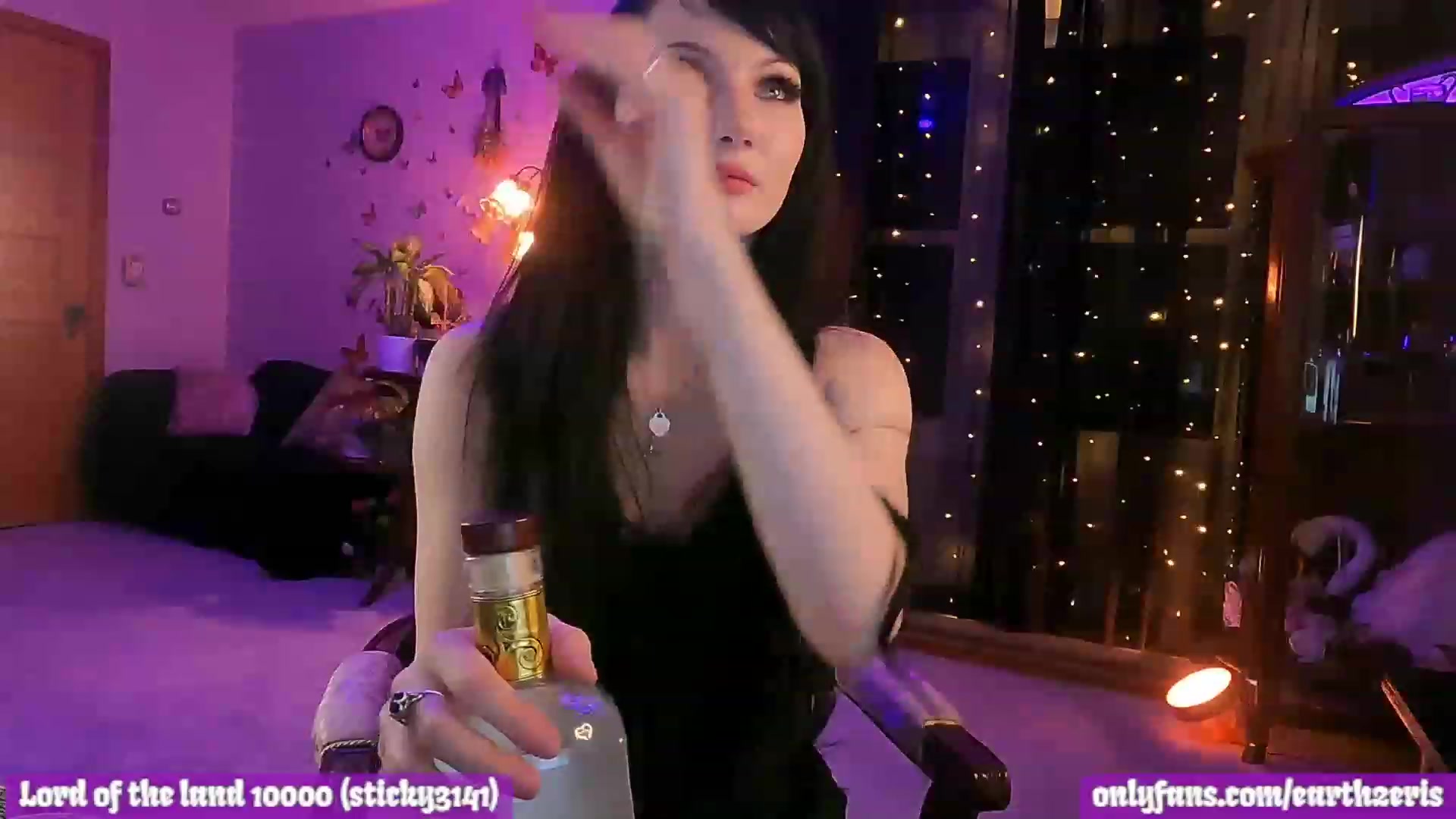 Gallery image thumbnail from LePetiteMort's myfreecams stream on, 04/13/2023, 04:10 image 17 of 20