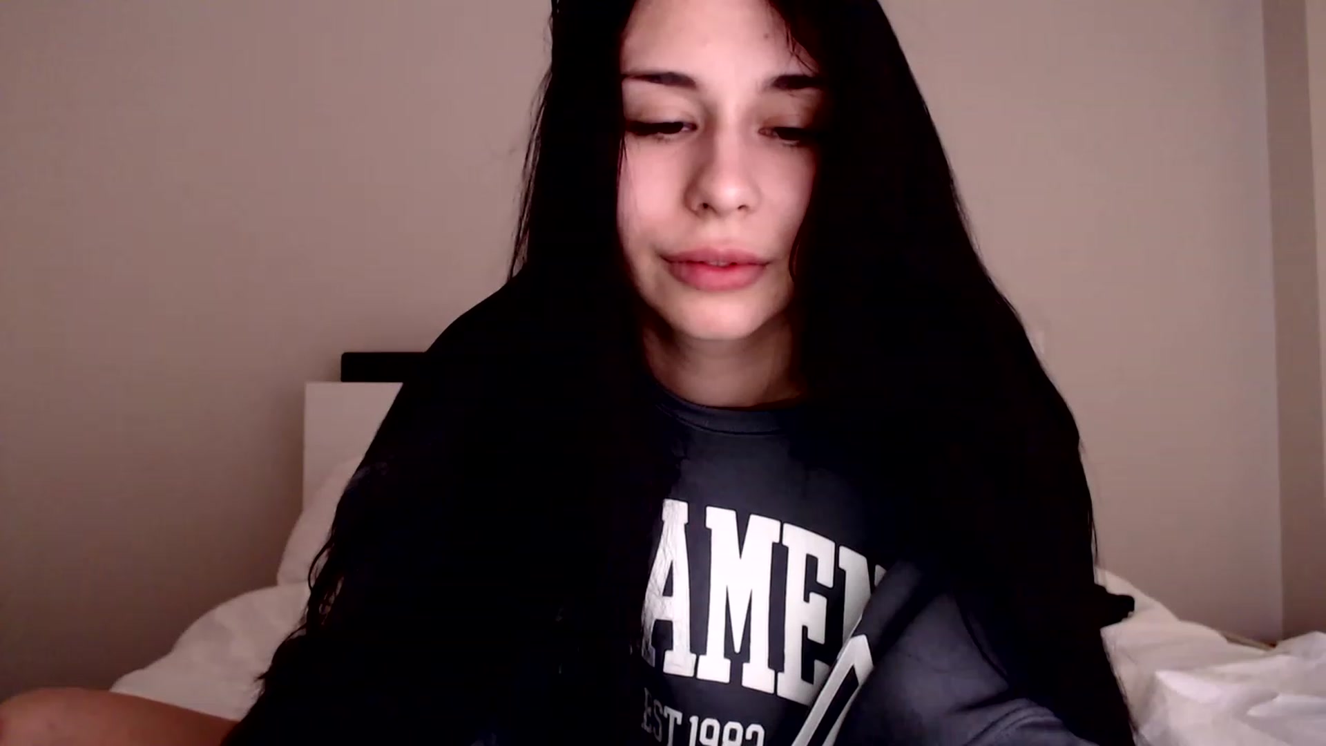 Gallery image thumbnail from LeValeriya's myfreecams stream on, 12/25/2022, 18:16 image 6 of 20