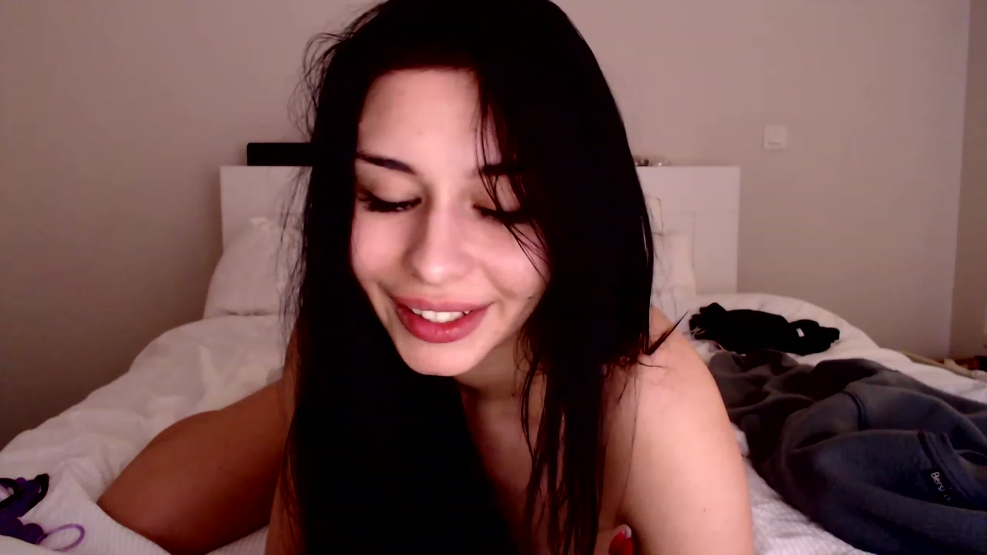 Gallery image thumbnail from LeValeriya's myfreecams stream on, 12/25/2022, 18:16 image 16 of 20