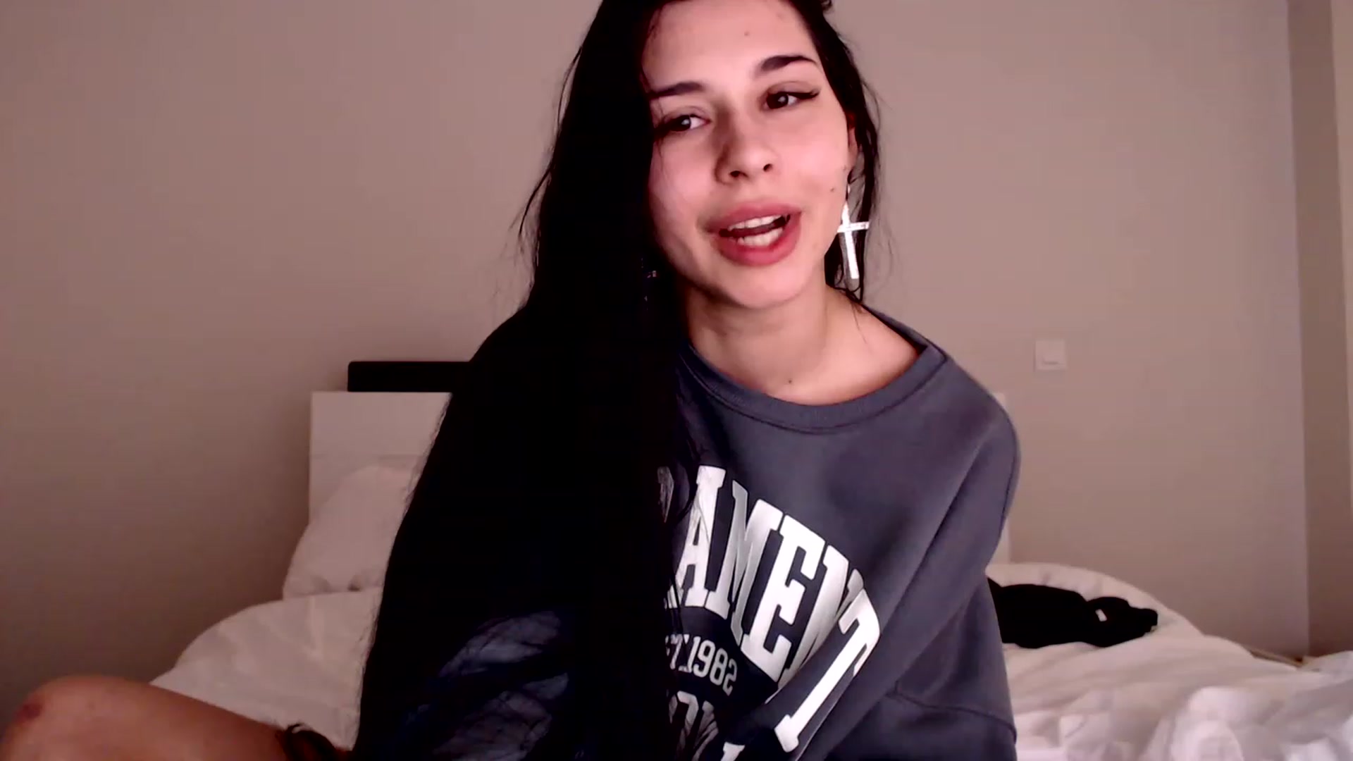 Gallery image thumbnail from LeValeriya's myfreecams stream on, 12/25/2022, 18:16 image 7 of 20