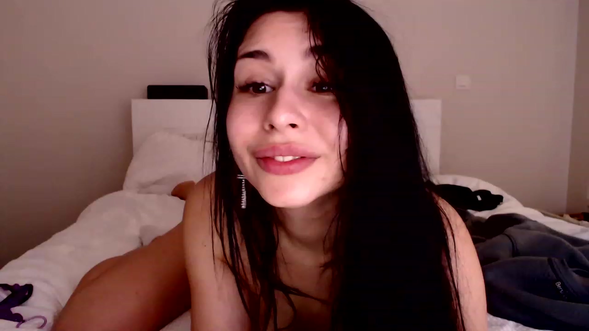 Gallery image thumbnail from LeValeriya's myfreecams stream on, 12/25/2022, 18:16 image 13 of 20