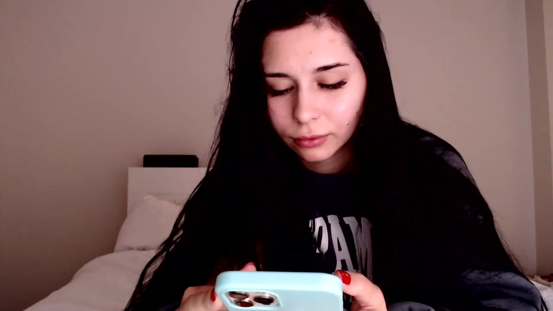 Gallery image thumbnail from LeValeriya's myfreecams stream on, 12/25/2022, 18:16 image 20 of 20