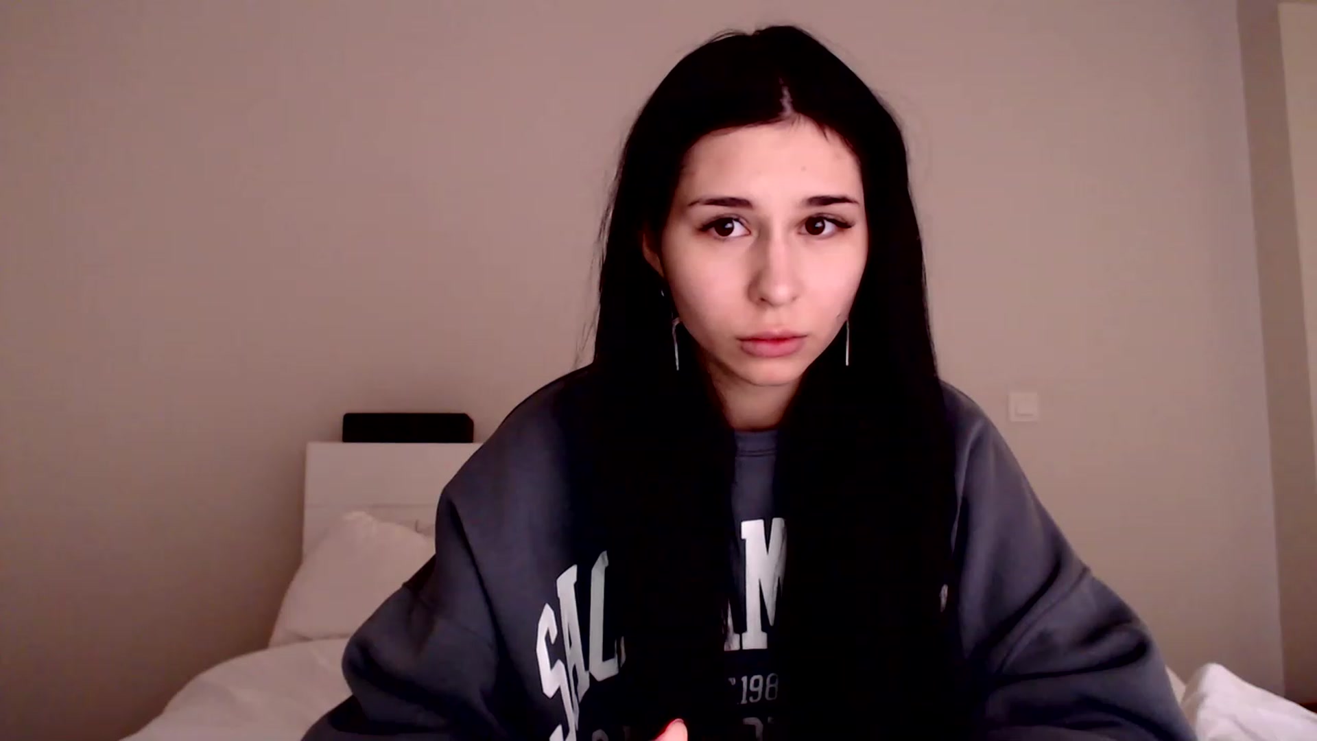 Gallery image thumbnail from LeValeriya's myfreecams stream on, 12/25/2022, 19:00 image 6 of 20
