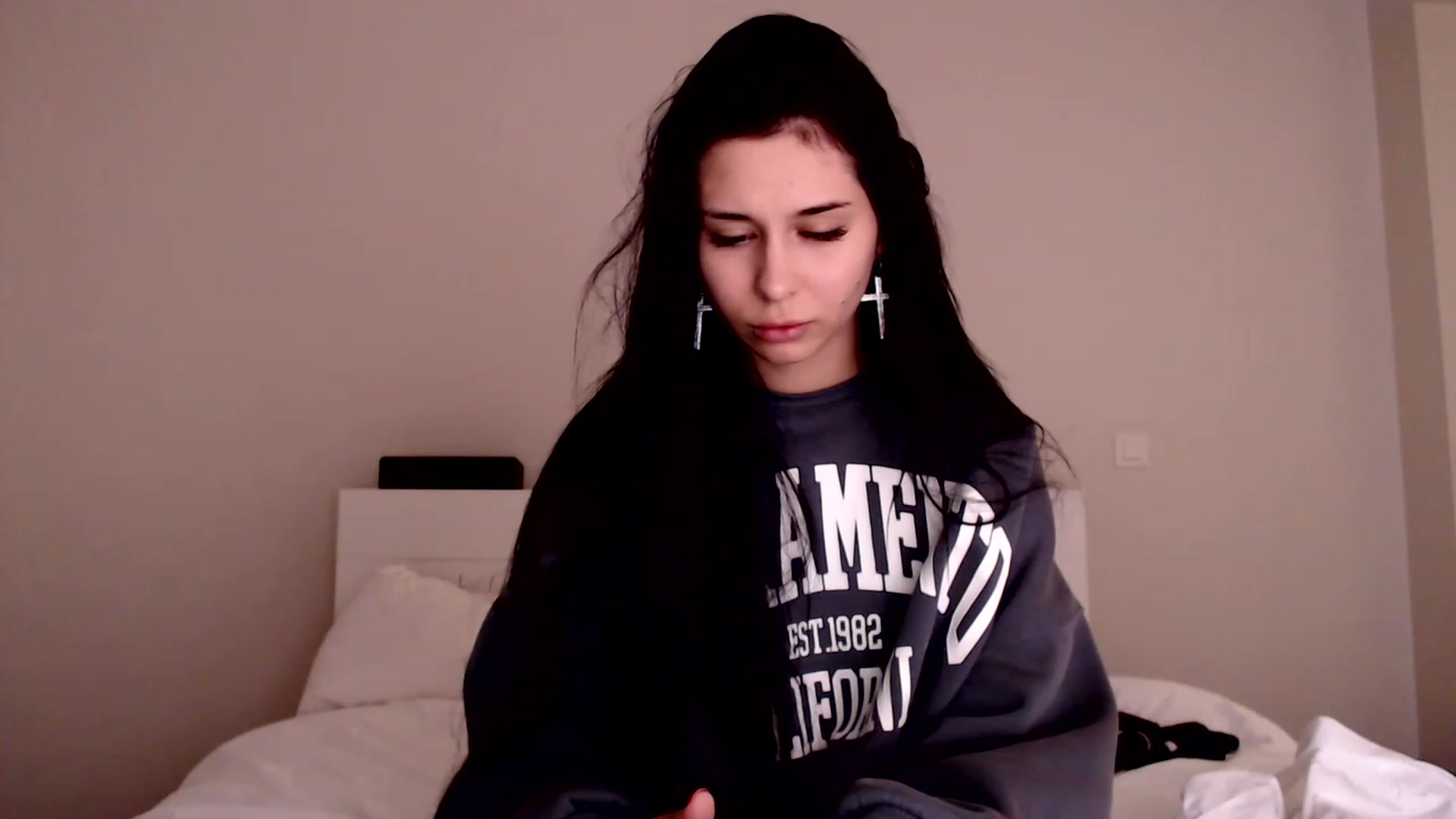 Gallery image thumbnail from LeValeriya's myfreecams stream on, 12/25/2022, 19:00 image 2 of 20
