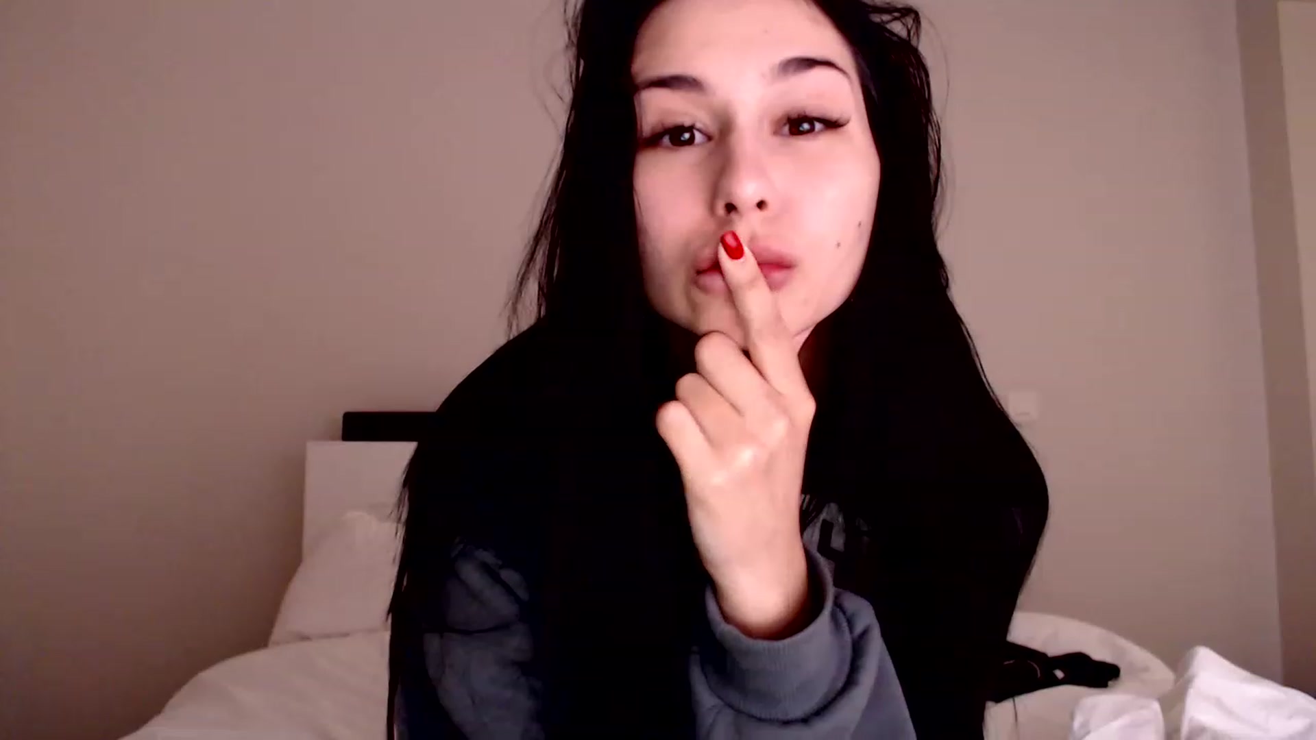 Gallery image thumbnail from LeValeriya's myfreecams stream on, 12/25/2022, 19:00 image 5 of 20