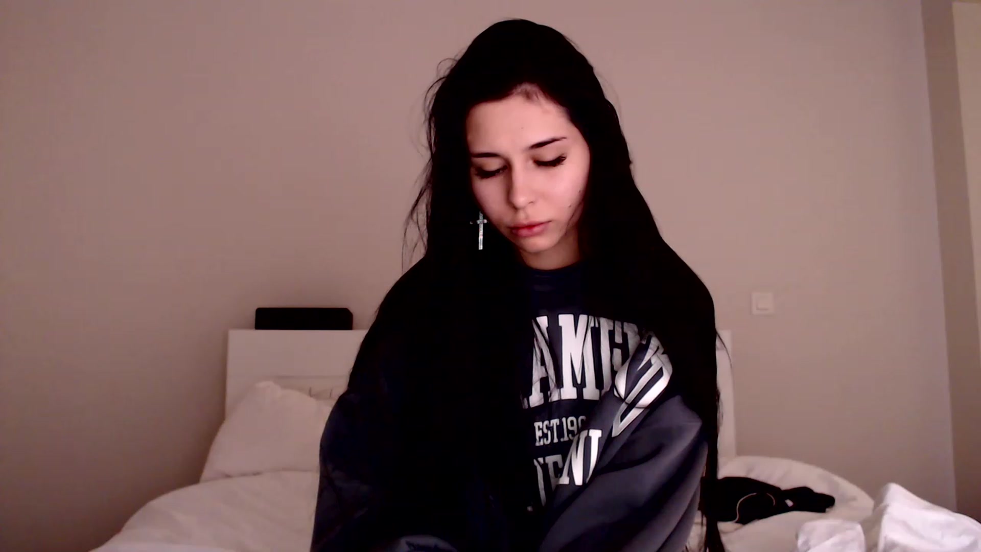 Gallery image thumbnail from LeValeriya's myfreecams stream on, 12/25/2022, 19:00 image 4 of 20