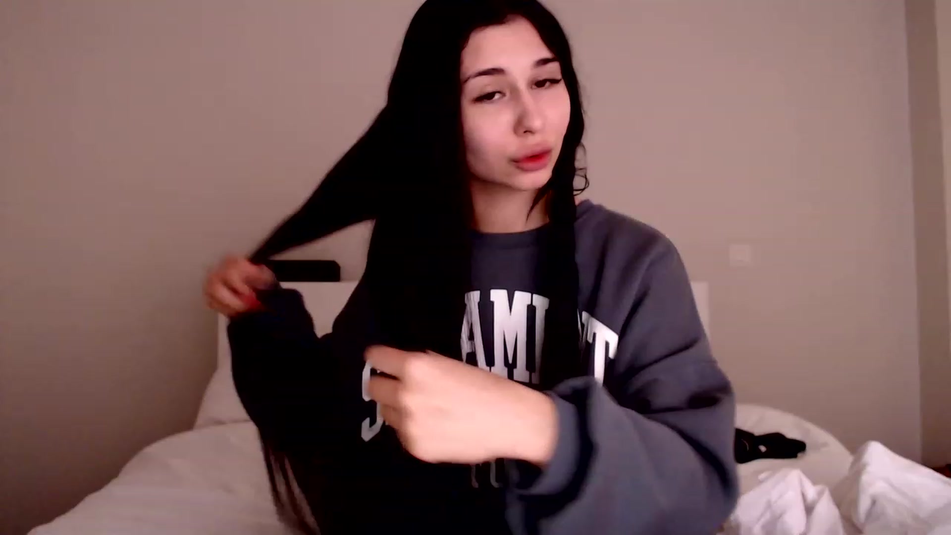 Gallery image thumbnail from LeValeriya's myfreecams stream on, 12/25/2022, 19:00 image 9 of 20