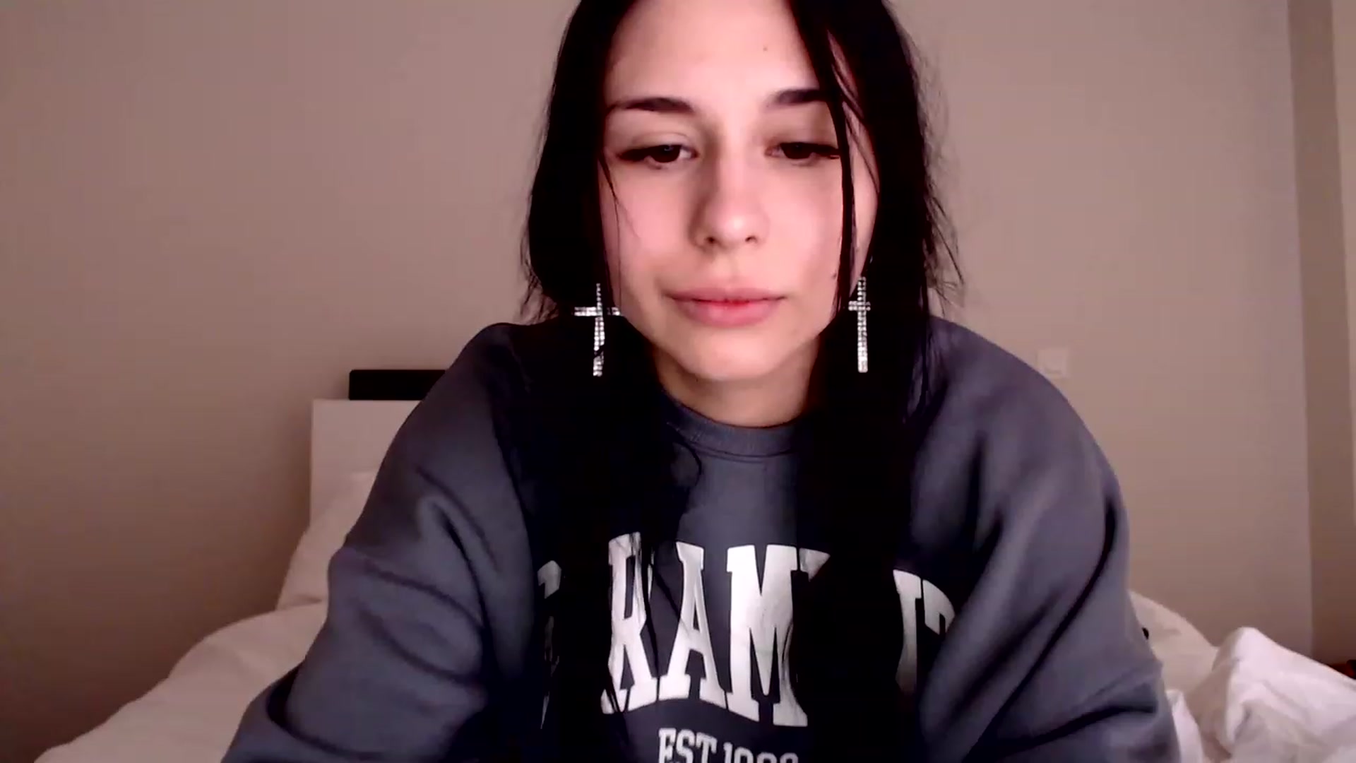 Gallery image thumbnail from LeValeriya's myfreecams stream on, 12/25/2022, 19:00 image 18 of 20