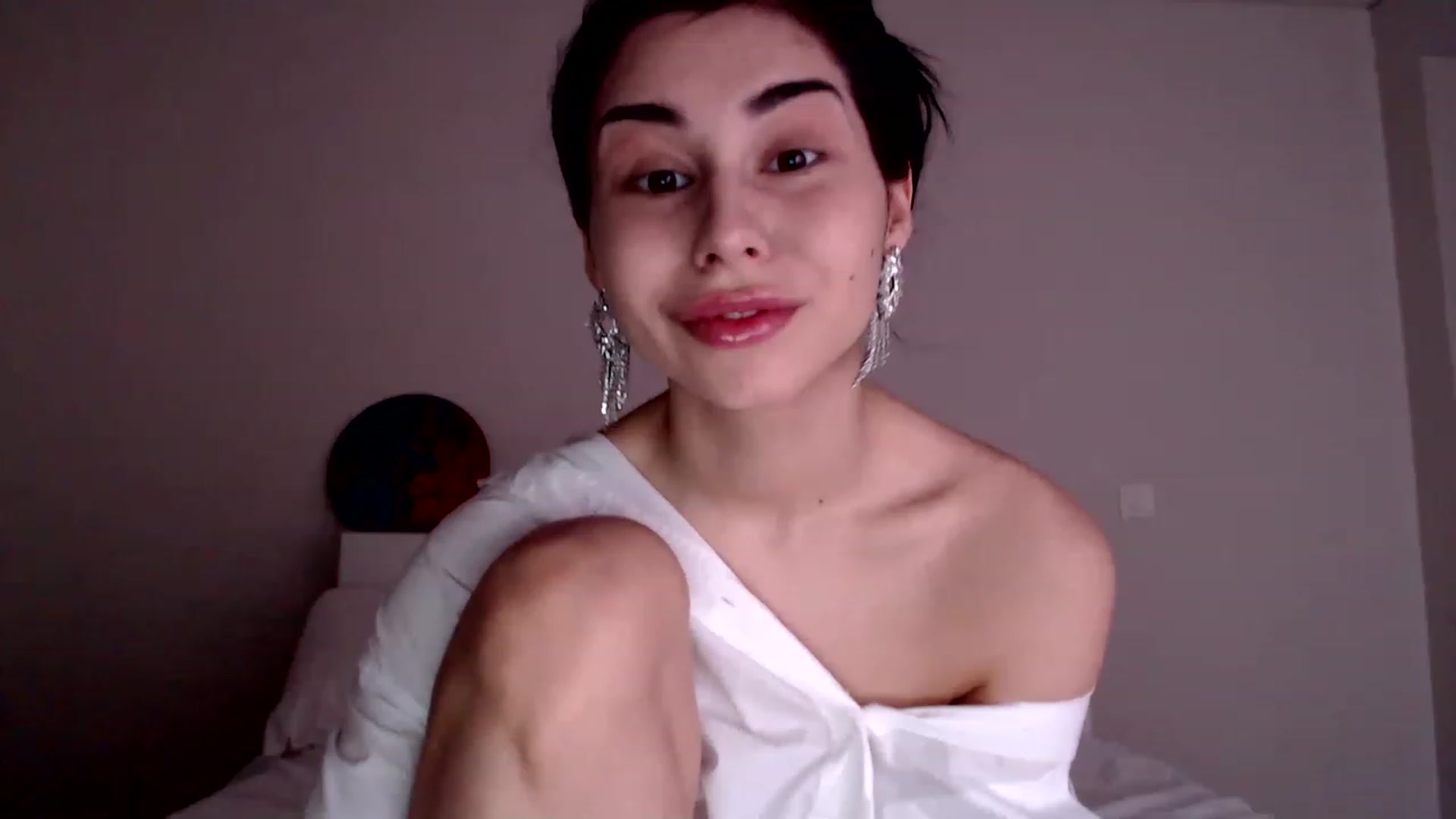 Gallery image thumbnail from LeValeriya's myfreecams stream on, 01/02/2023, 14:19 image 4 of 20