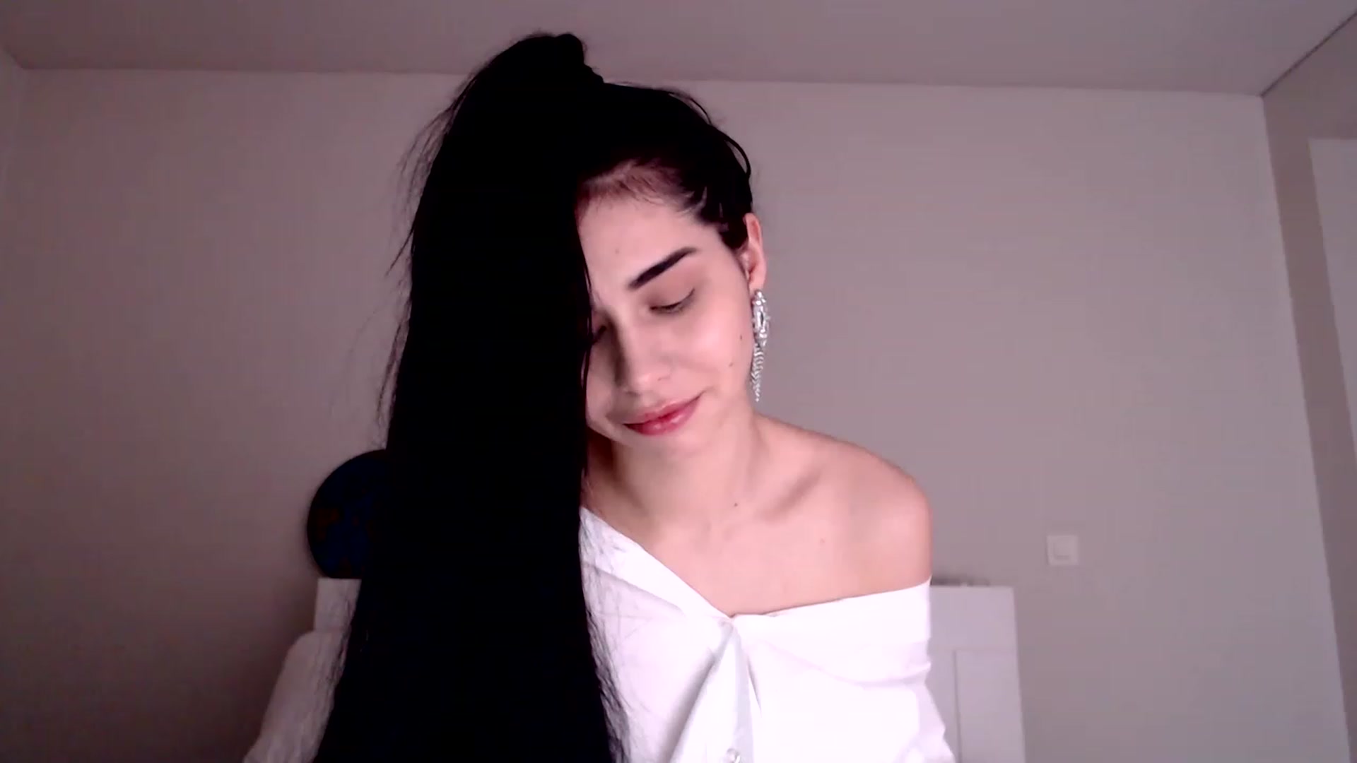 Gallery image thumbnail from LeValeriya's myfreecams stream on, 01/02/2023, 14:19 image 10 of 20
