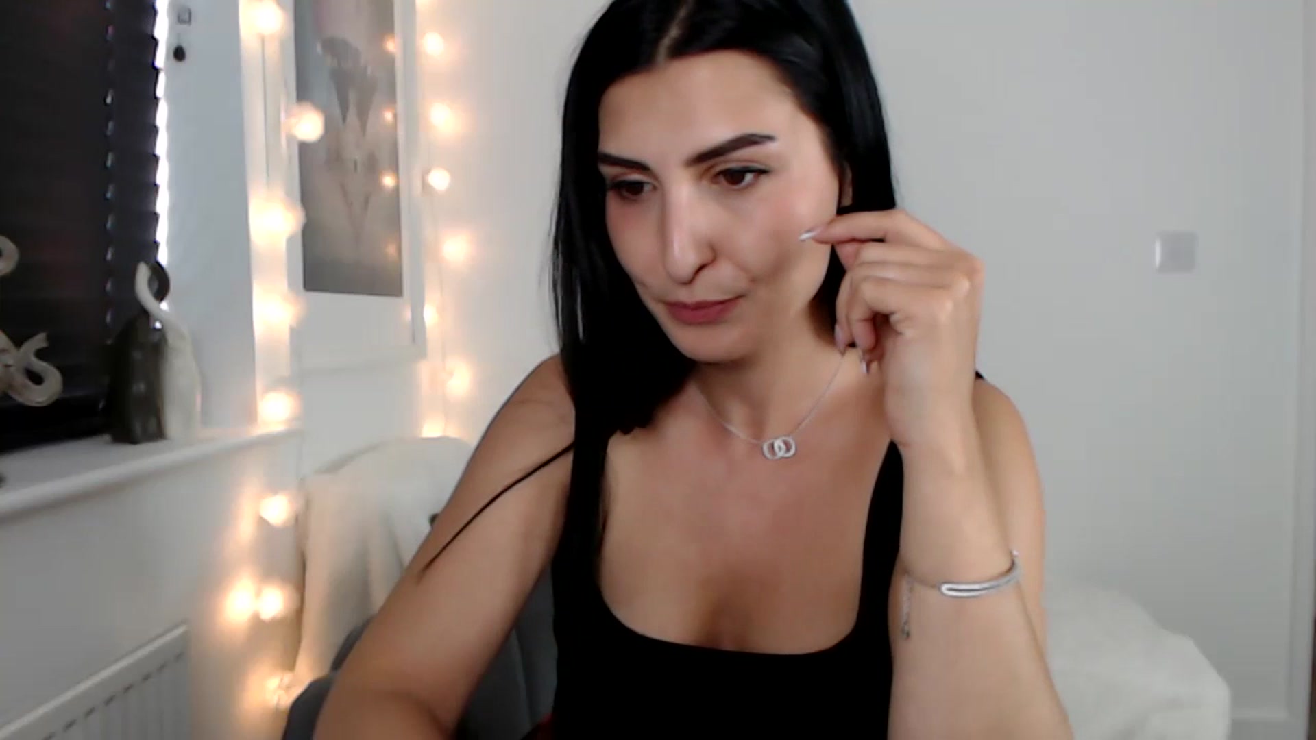 Gallery image thumbnail from LeaIson's myfreecams stream on, 07/03/2023, 13:04 image 19 of 20