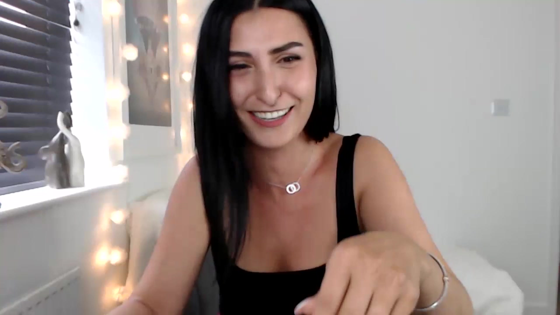 Gallery image thumbnail from LeaIson's myfreecams stream on, 07/03/2023, 13:04 image 15 of 20