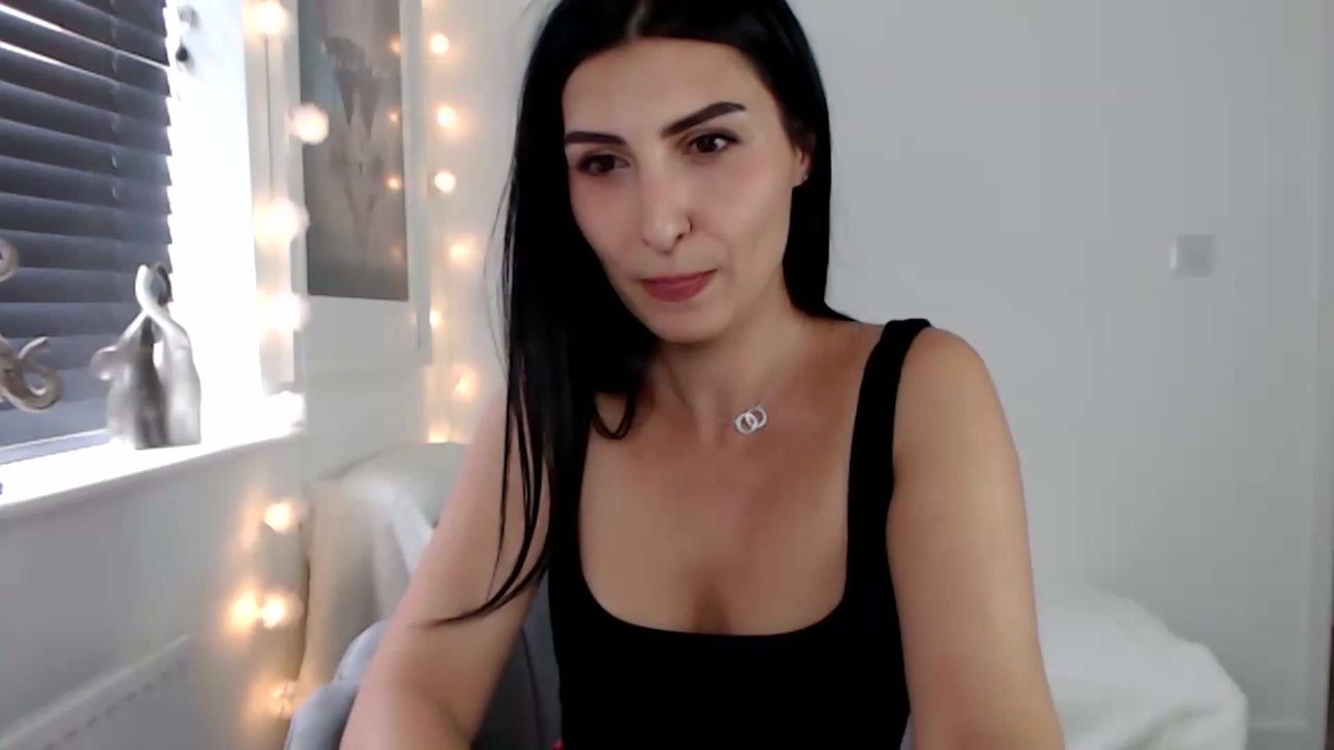 Gallery image thumbnail from LeaIson's myfreecams stream on, 07/03/2023, 13:04 image 18 of 20