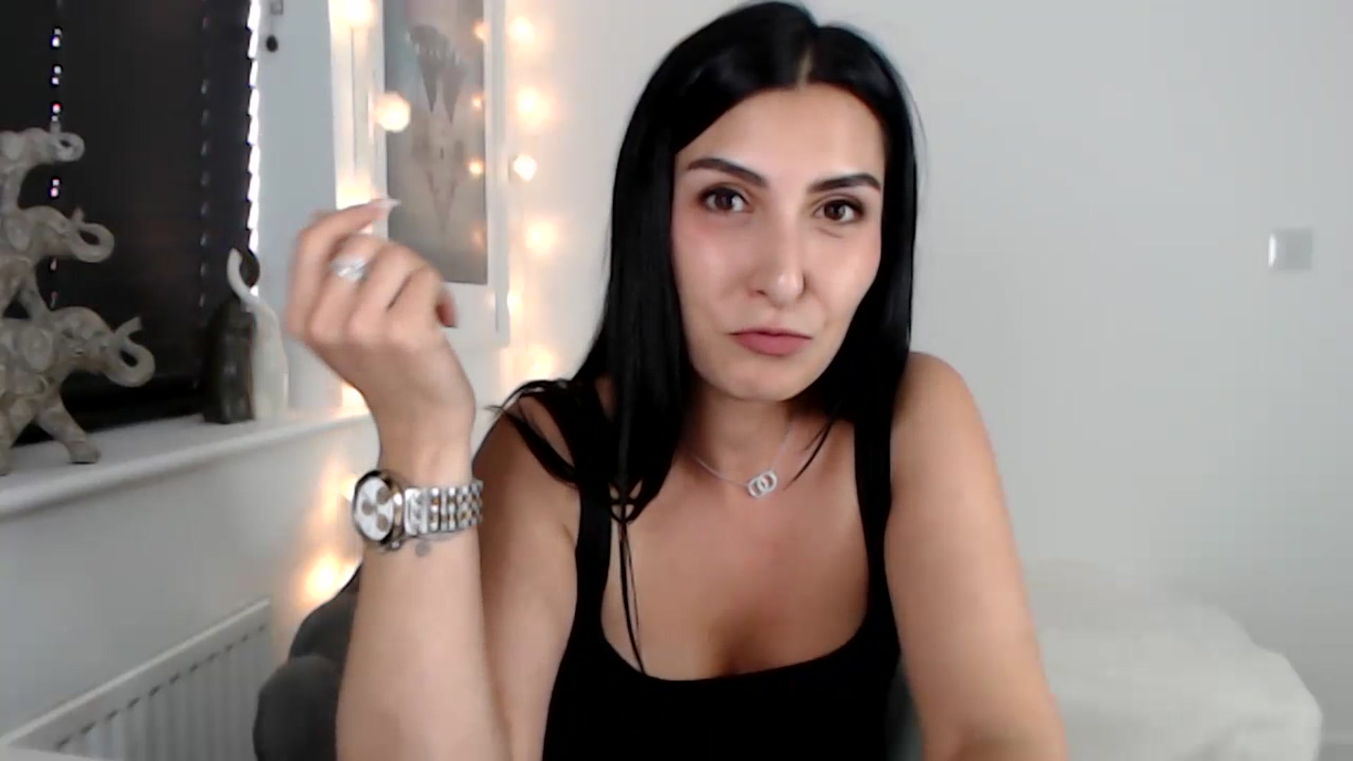 Gallery image thumbnail from LeaIson's myfreecams stream on, 07/03/2023, 13:43 image 19 of 20
