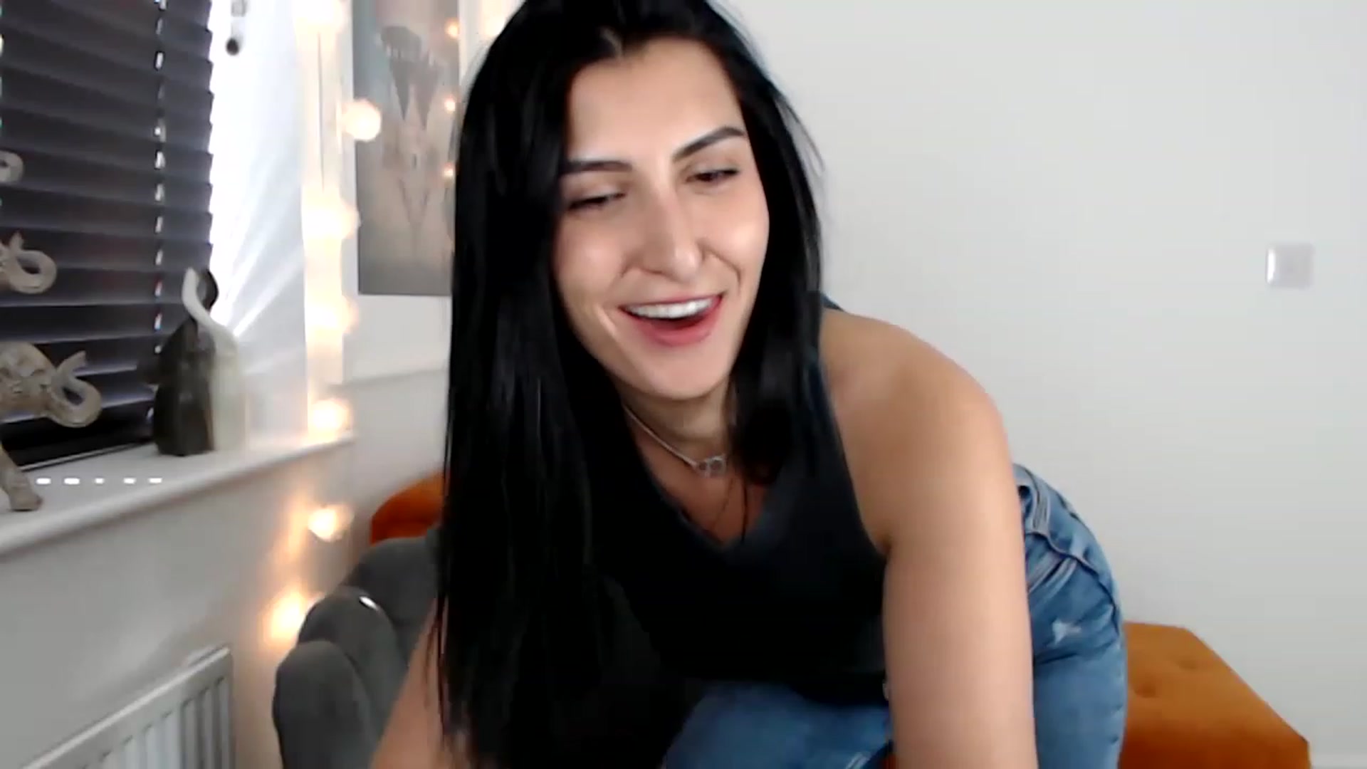 Gallery image thumbnail from LeaIson's myfreecams stream on, 07/07/2023, 12:20 image 8 of 20