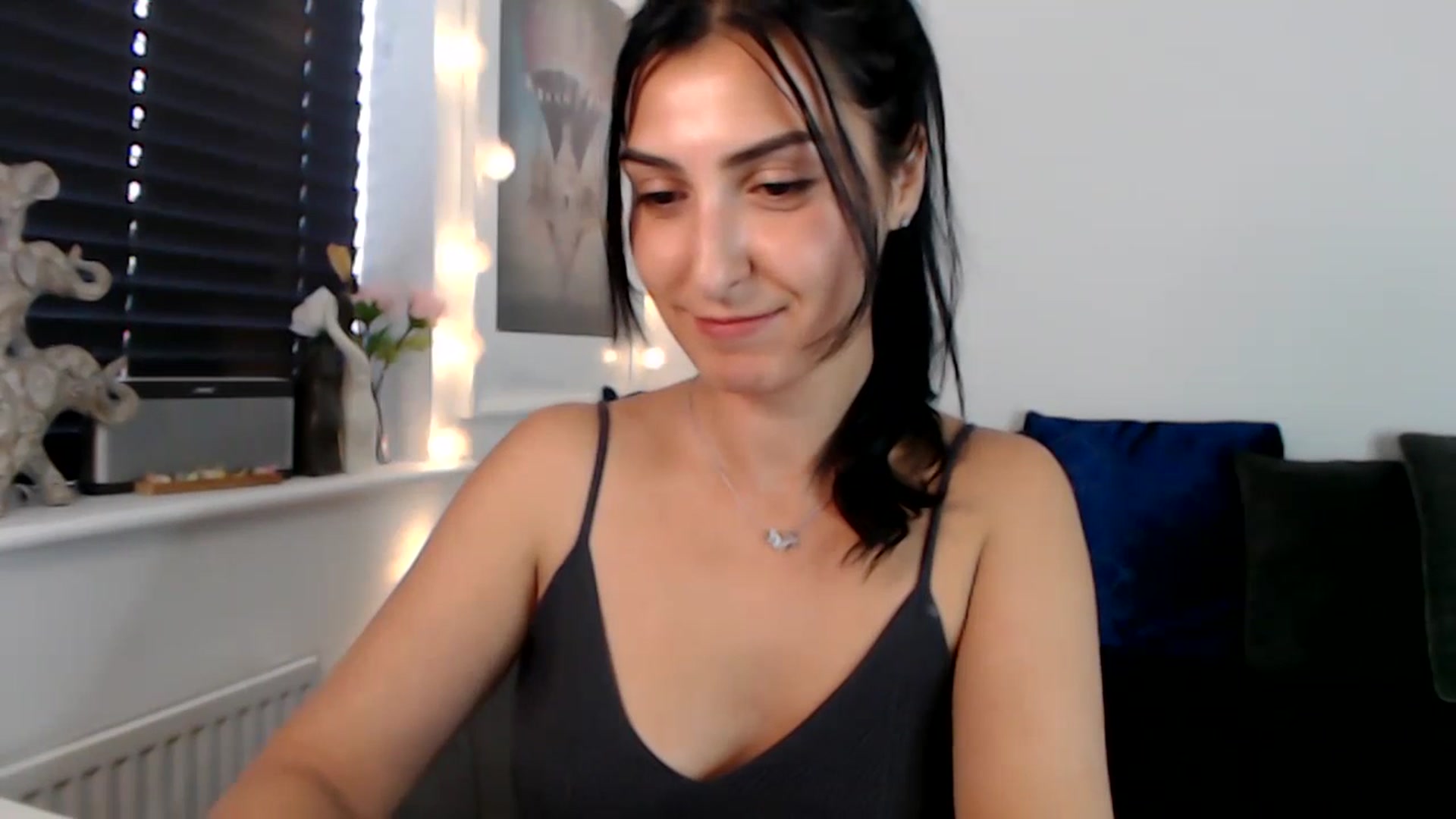 Gallery image thumbnail from LeaIson's myfreecams stream on, 08/20/2023, 15:58 image 7 of 20