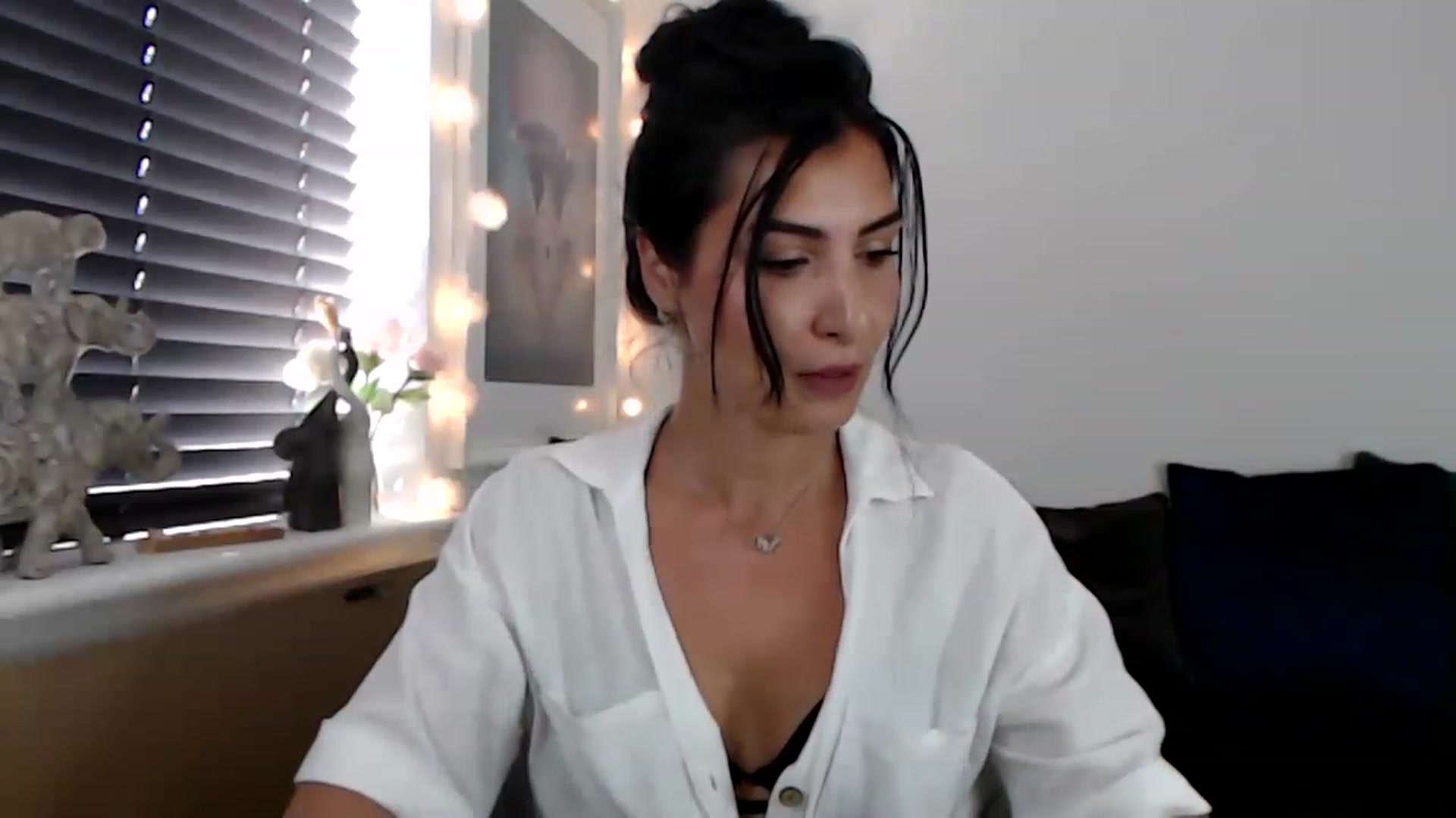 Gallery image thumbnail from LeaIson's myfreecams stream on, 09/11/2023, 09:06 image 15 of 20