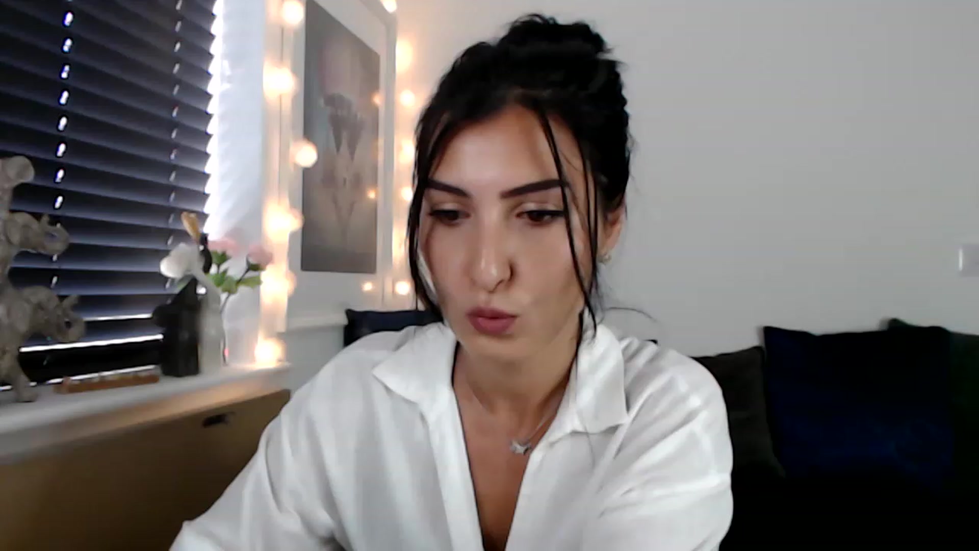 Gallery image thumbnail from LeaIson's myfreecams stream on, 09/11/2023, 09:06 image 8 of 20