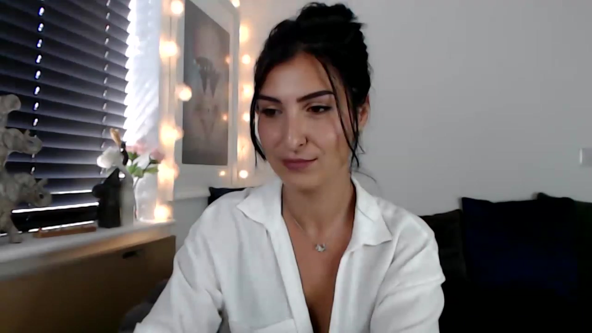 Gallery image thumbnail from LeaIson's myfreecams stream on, 09/11/2023, 09:06 image 3 of 20