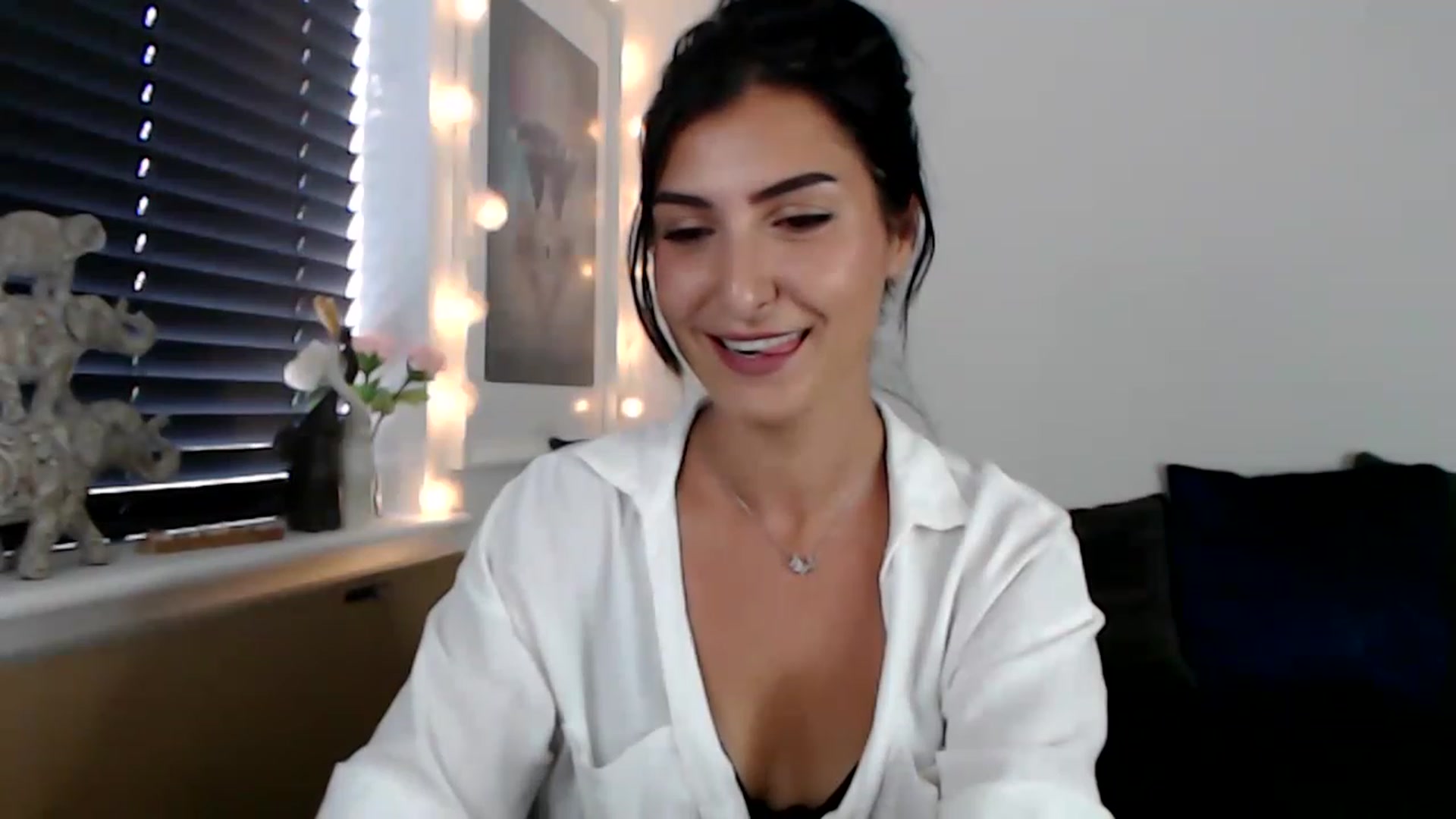 Gallery image thumbnail from LeaIson's myfreecams stream on, 09/11/2023, 09:06 image 14 of 20