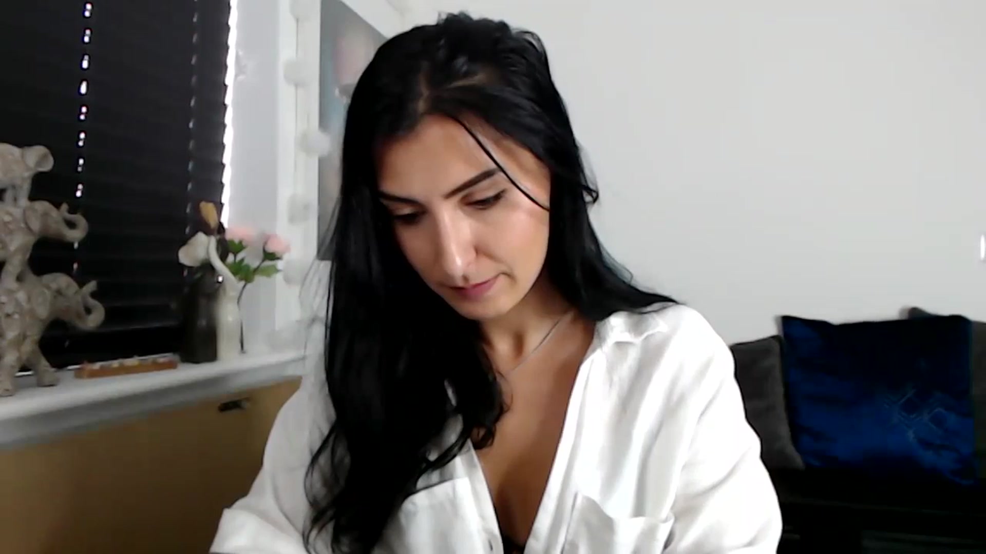 Gallery image thumbnail from LeaIson's myfreecams stream on, 09/11/2023, 10:14 image 2 of 20