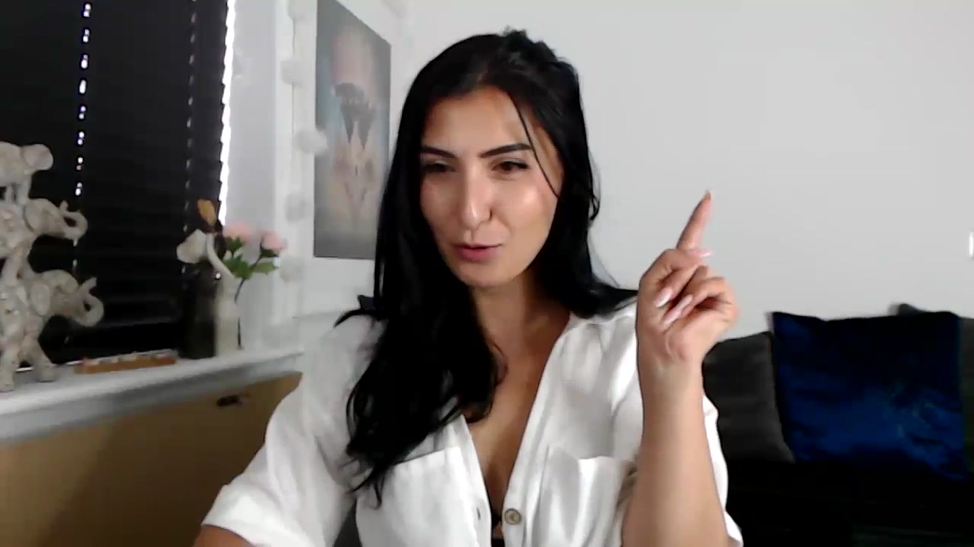 Gallery image thumbnail from LeaIson's myfreecams stream on, 09/11/2023, 10:14 image 6 of 20