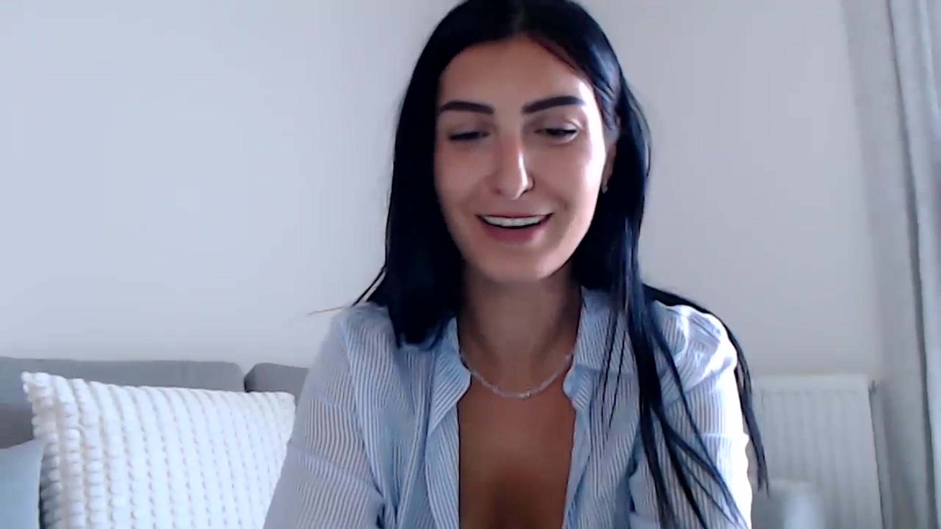 Gallery image thumbnail from LeaIson's myfreecams stream on, 10/09/2023, 12:35 image 15 of 20