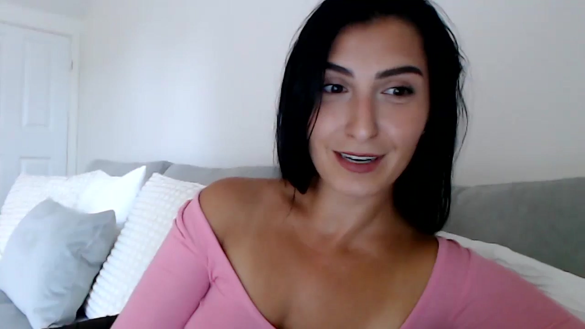 Gallery image thumbnail from LeaIson's myfreecams stream on, 10/11/2023, 10:47 image 14 of 20