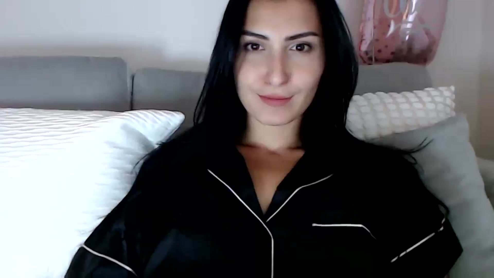 Gallery image thumbnail from LeaIson's myfreecams stream on, 10/18/2023, 08:10 image 18 of 20
