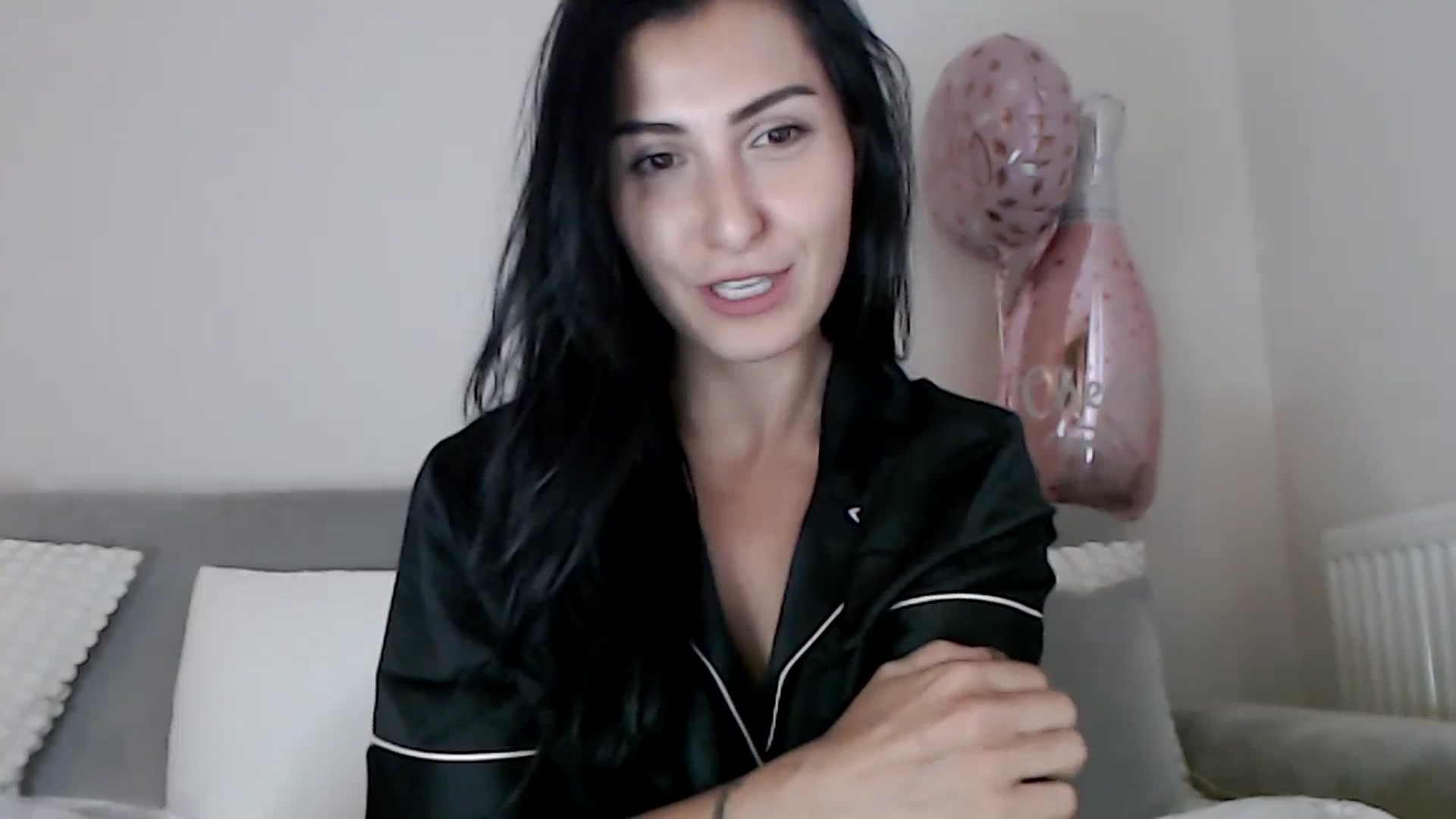 Gallery image thumbnail from LeaIson's myfreecams stream on, 10/18/2023, 08:10 image 9 of 20