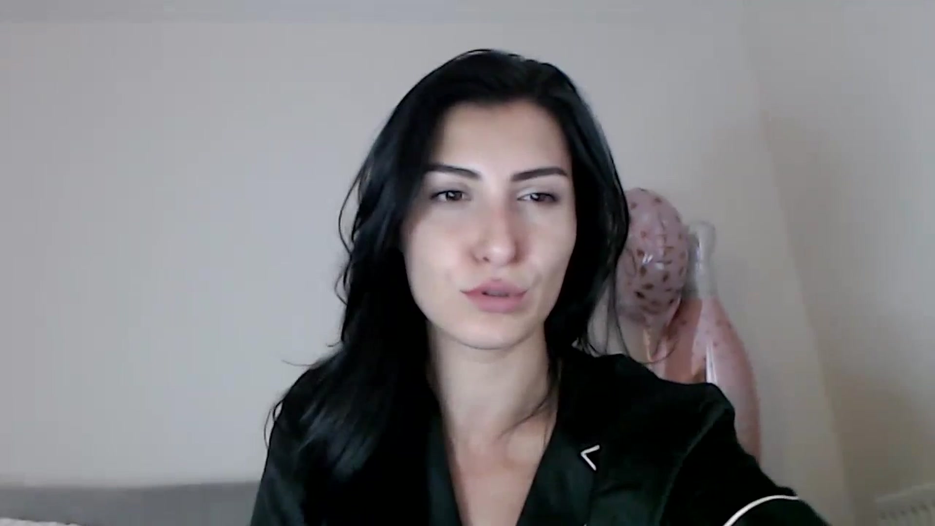Gallery image thumbnail from LeaIson's myfreecams stream on, 10/18/2023, 08:10 image 3 of 20