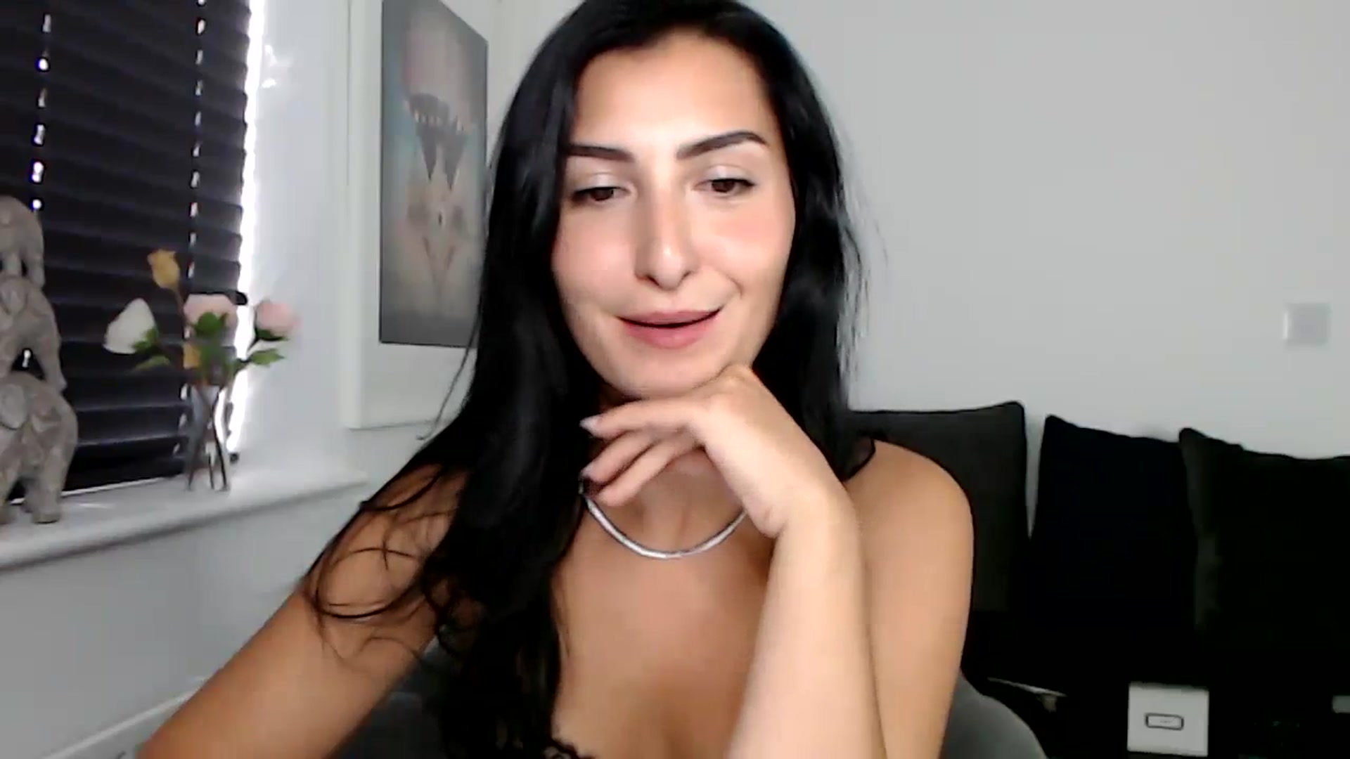 Gallery image thumbnail from LeaIson's myfreecams stream on, 10/19/2023, 10:57 image 14 of 20