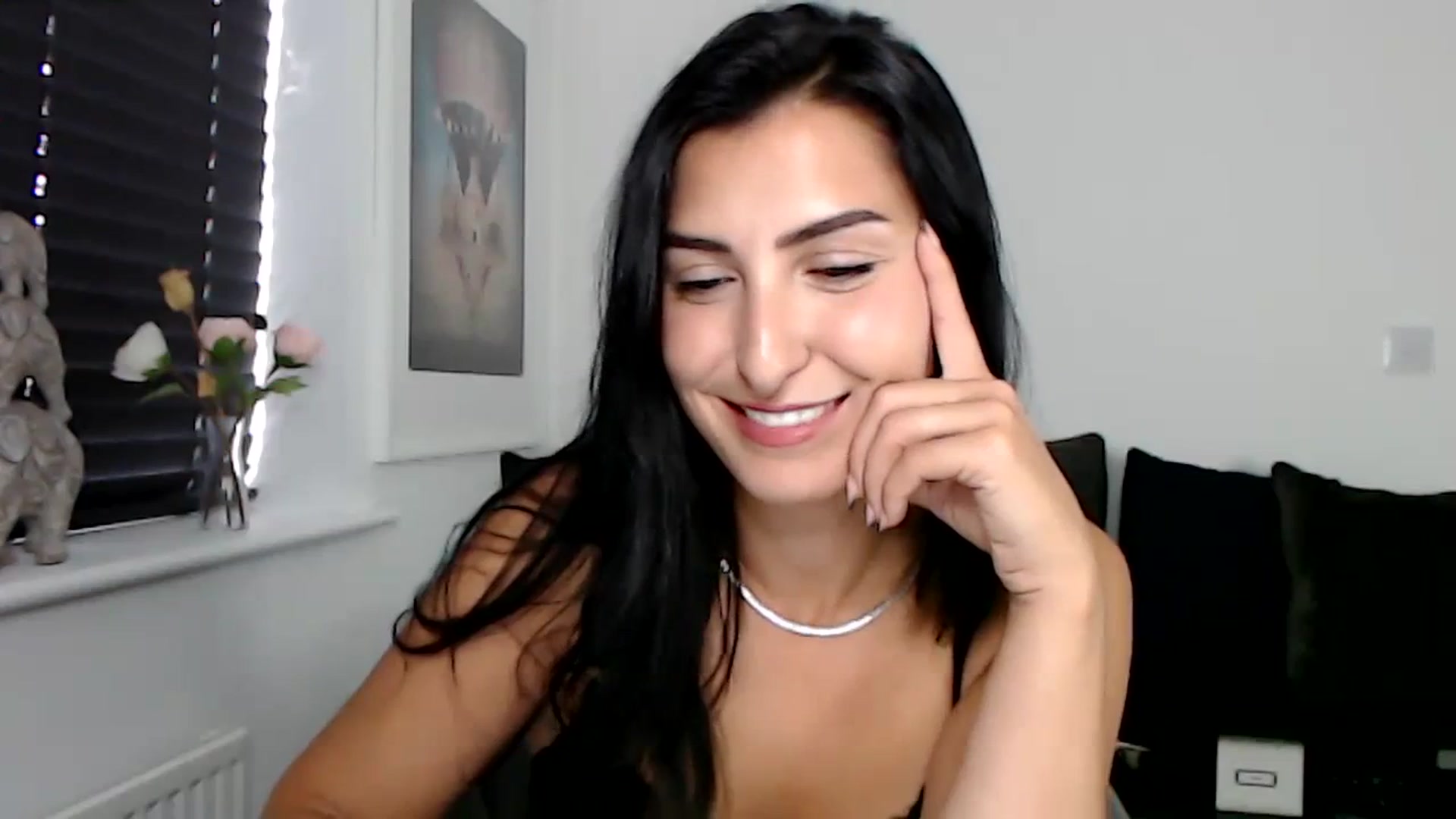 Gallery image thumbnail from LeaIson's myfreecams stream on, 10/19/2023, 10:57 image 16 of 20